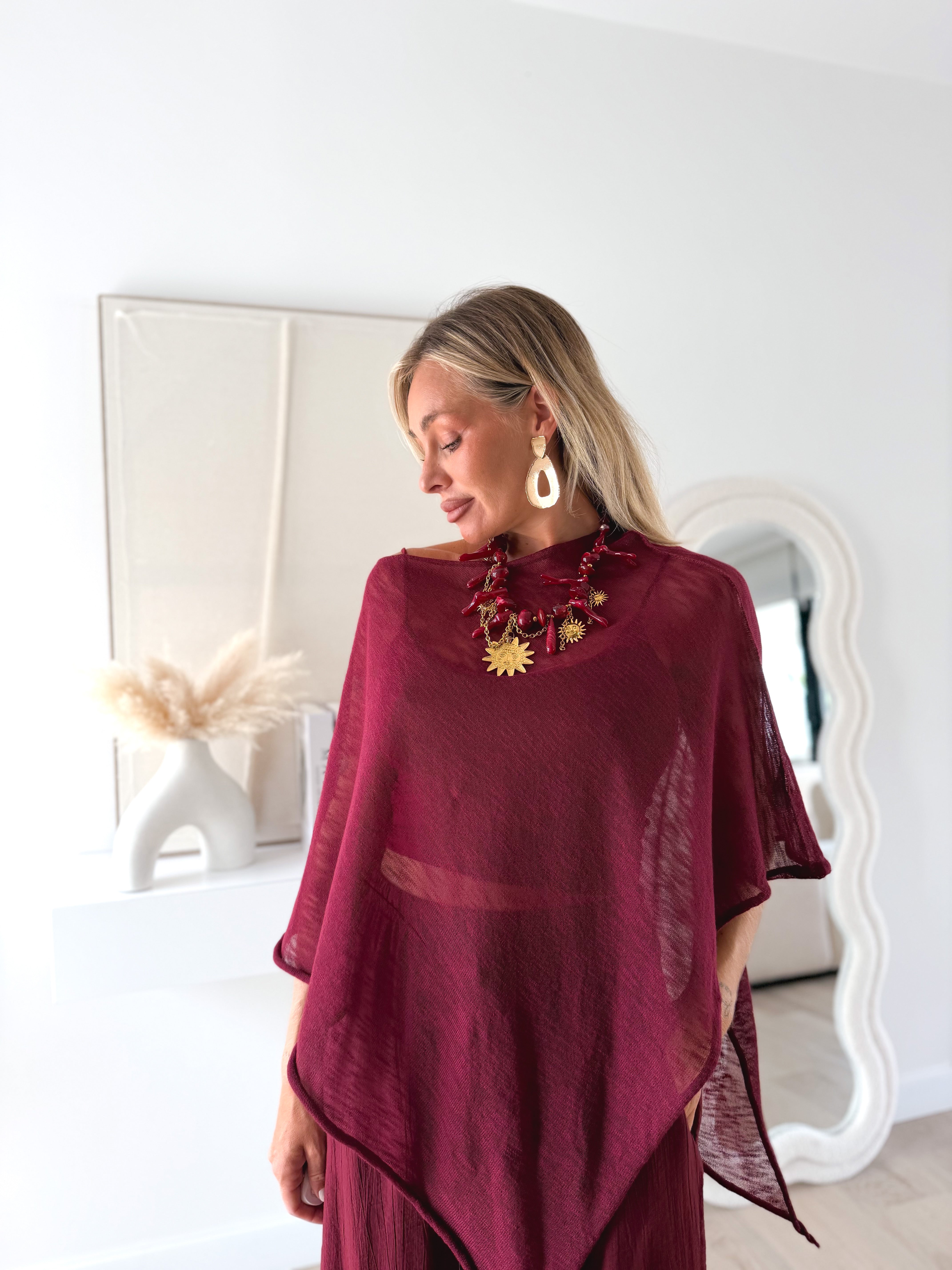 Poncho hilo burdeos