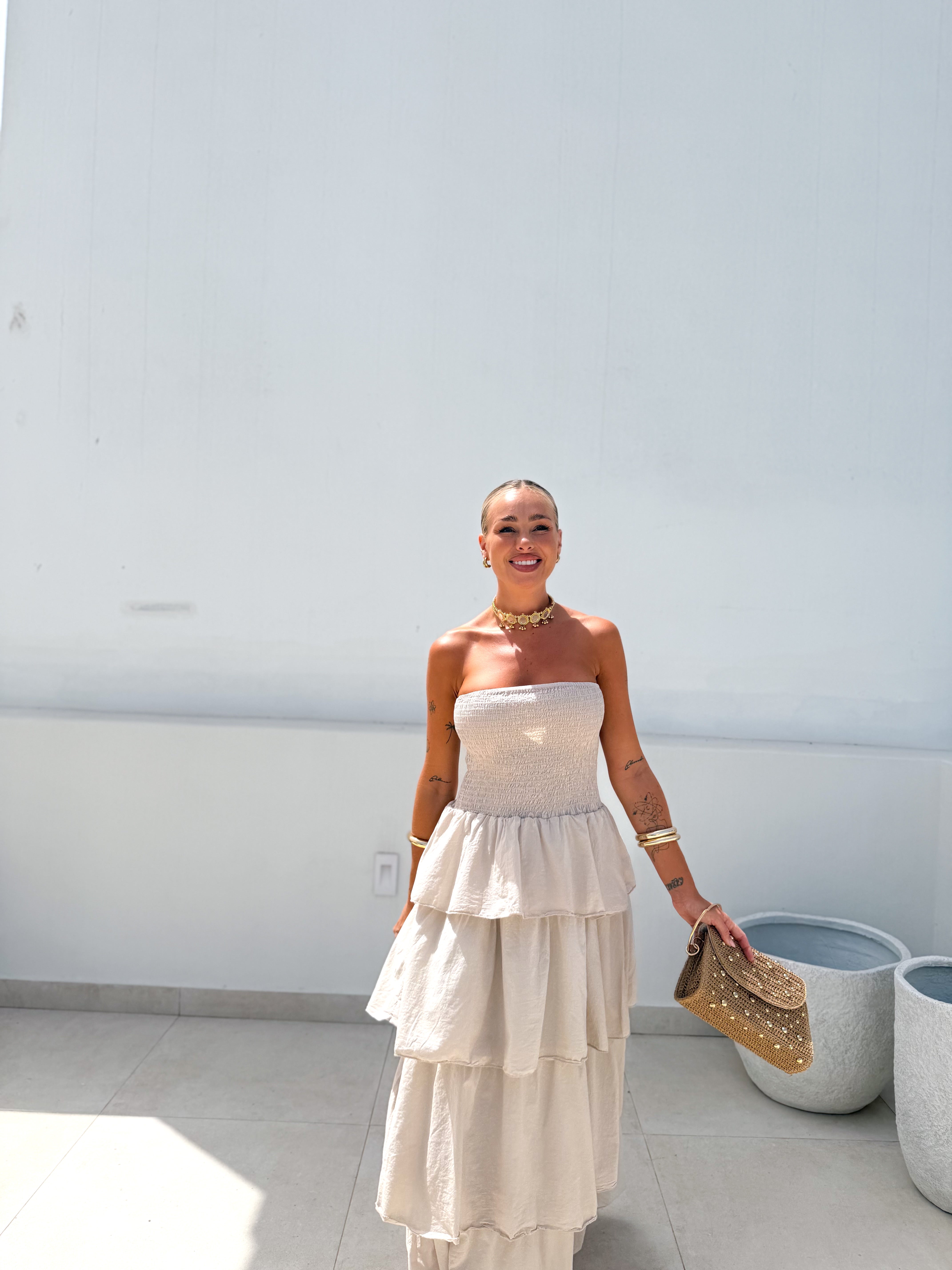 Vestido largo volantes beige