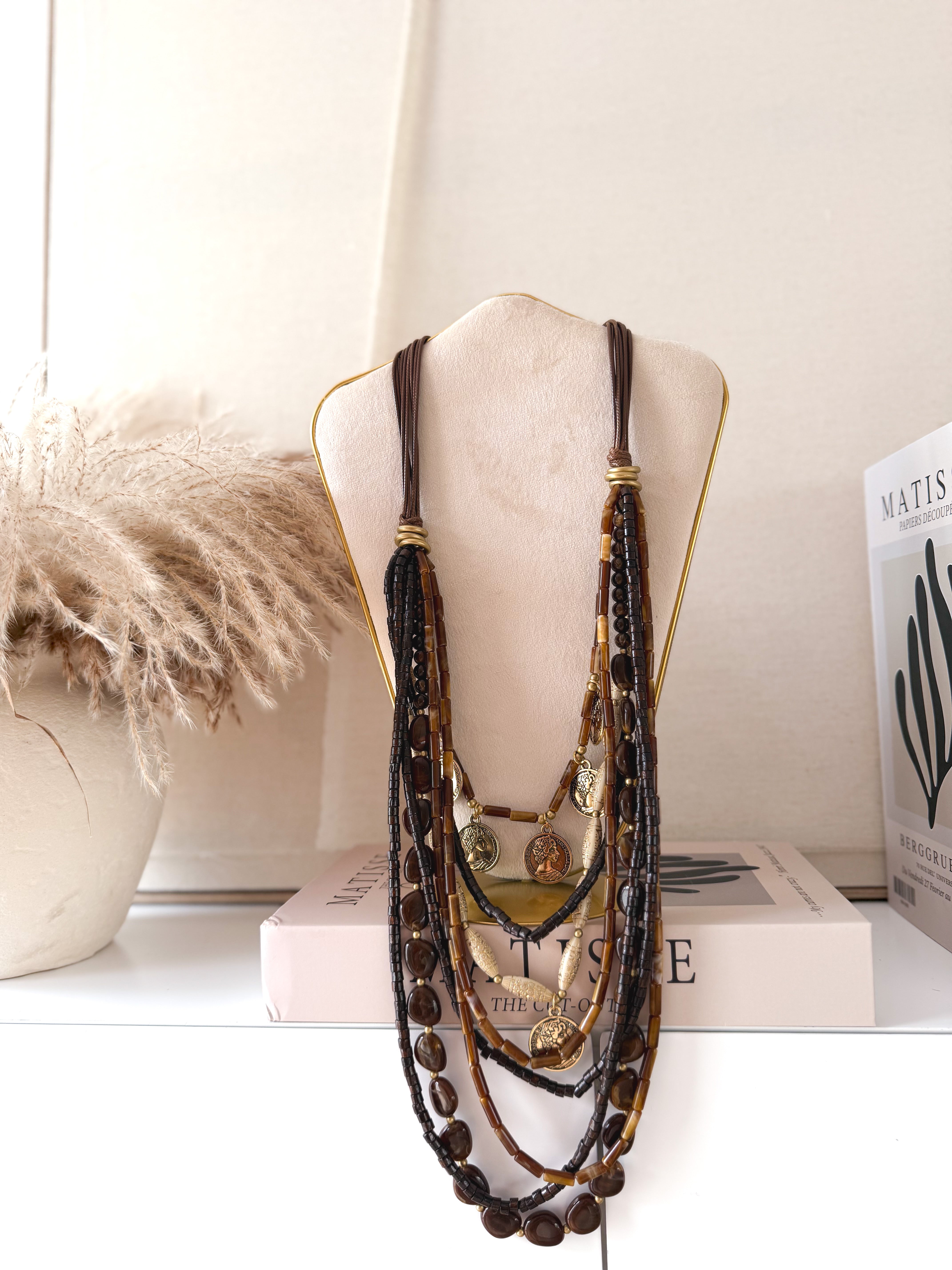 Collar saba marrón