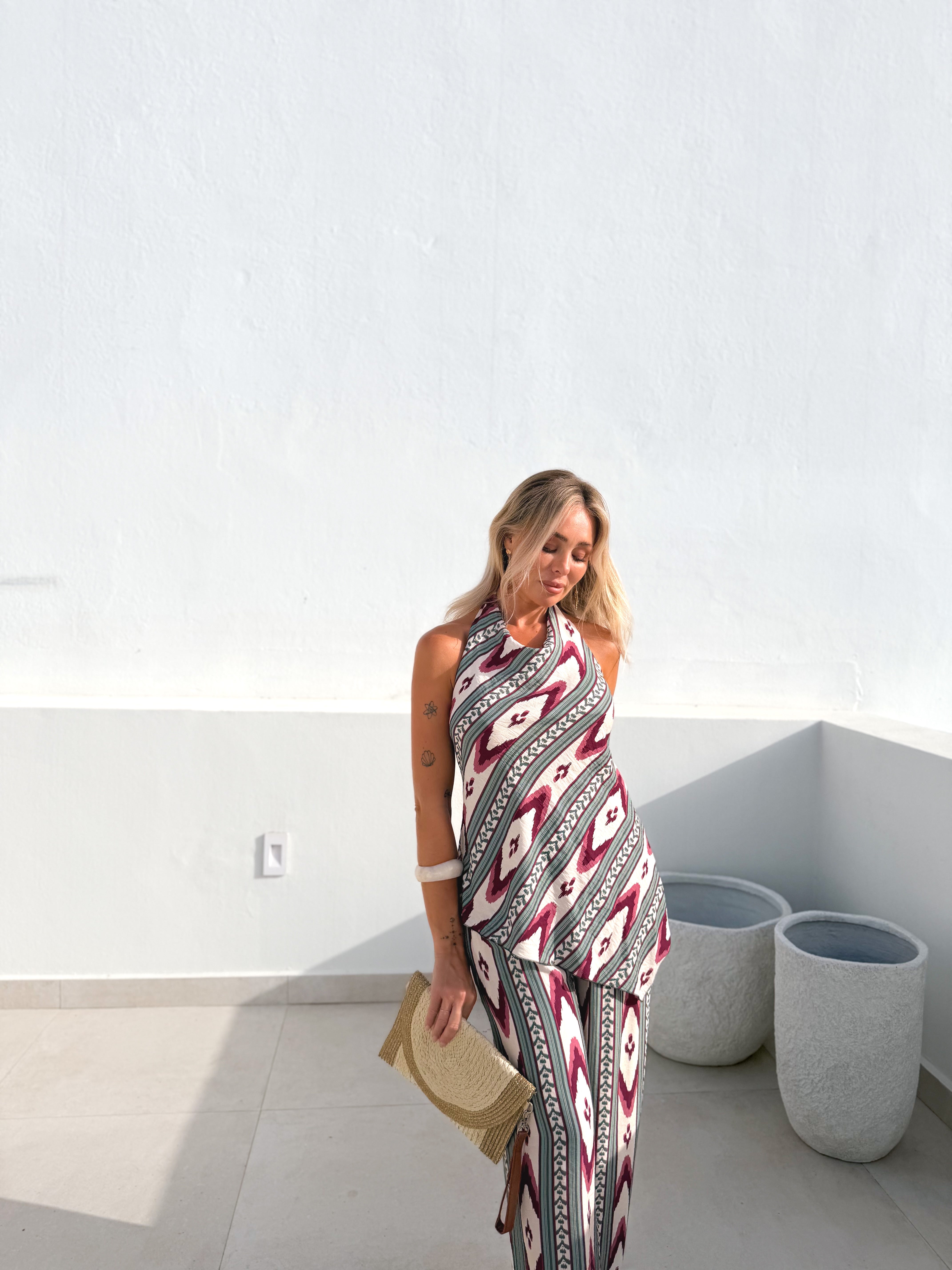 Conjunto asimetrico estampado