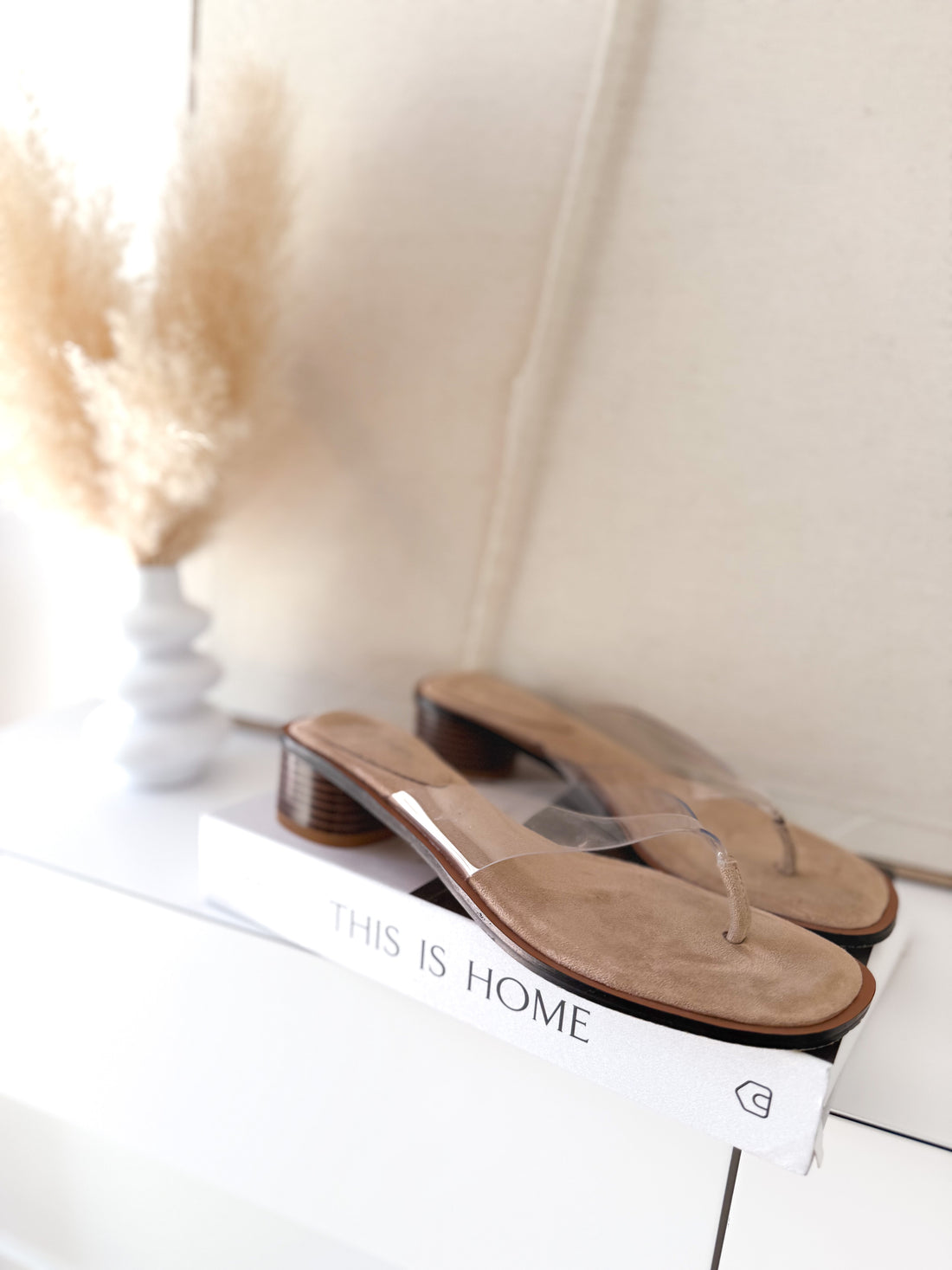 Sandalias dedo transparentes