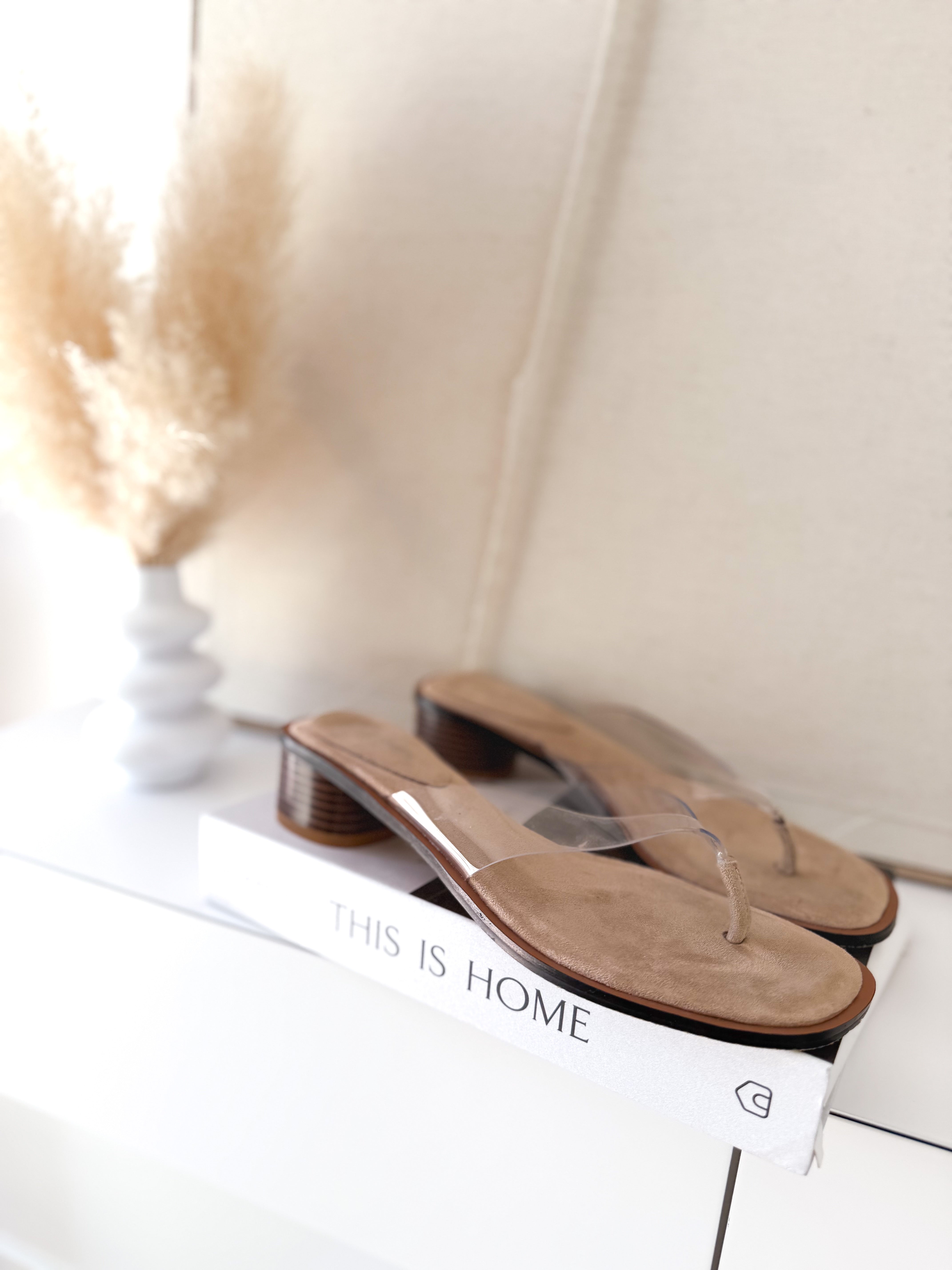 Sandalias dedo transparentes