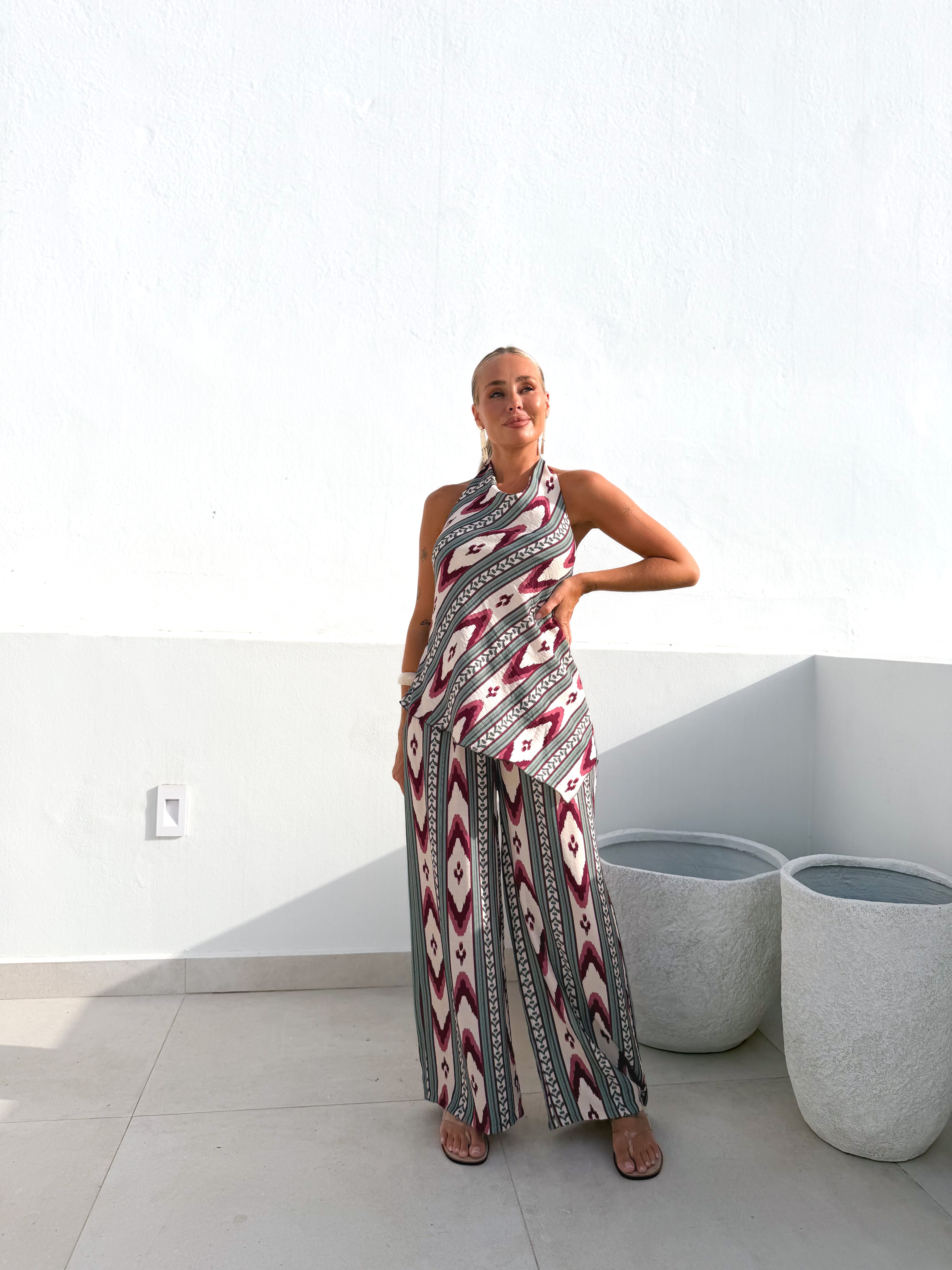 Conjunto asimetrico estampado