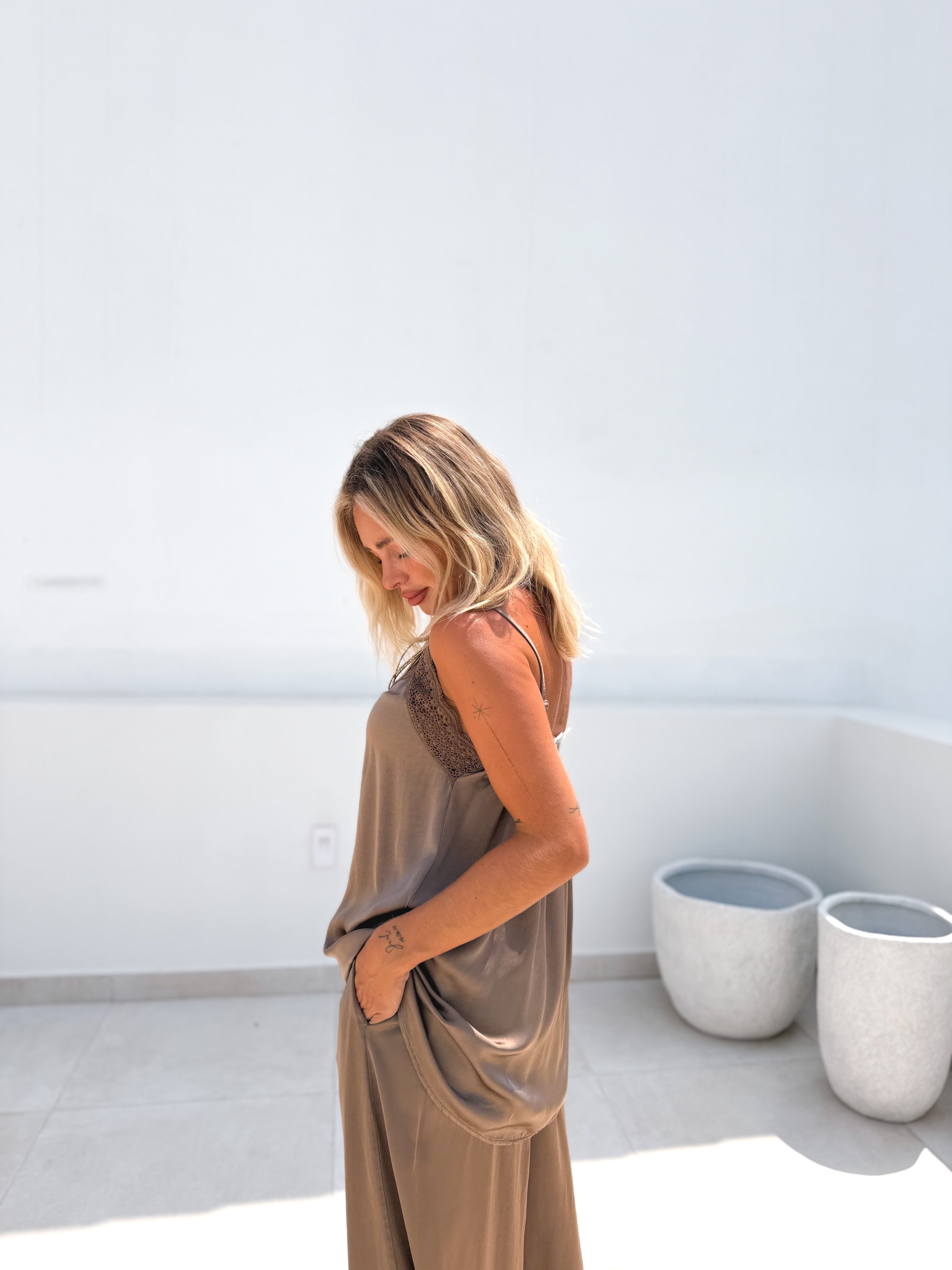 Tirante lencera satinada taupe