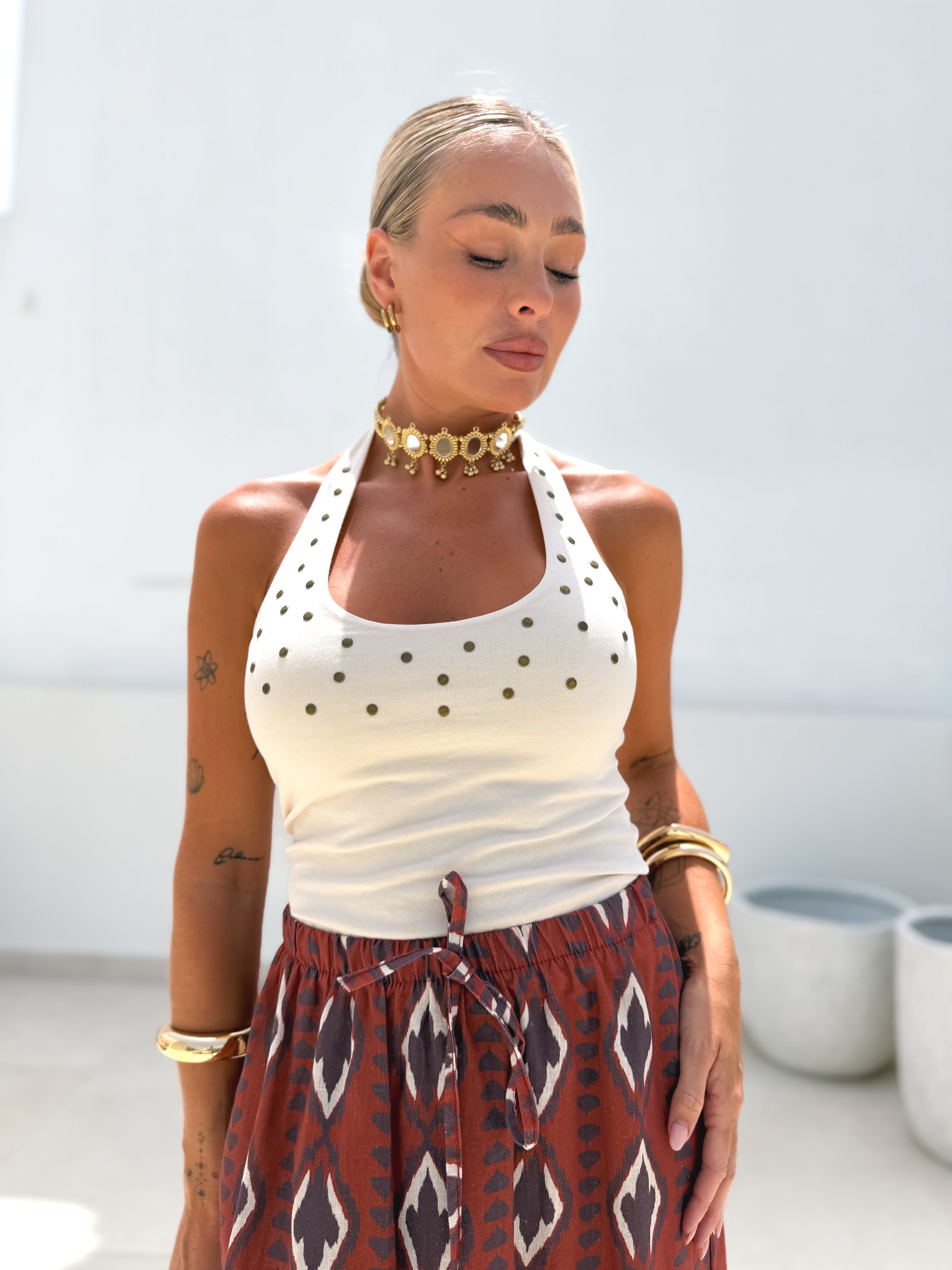 Top tachas beige