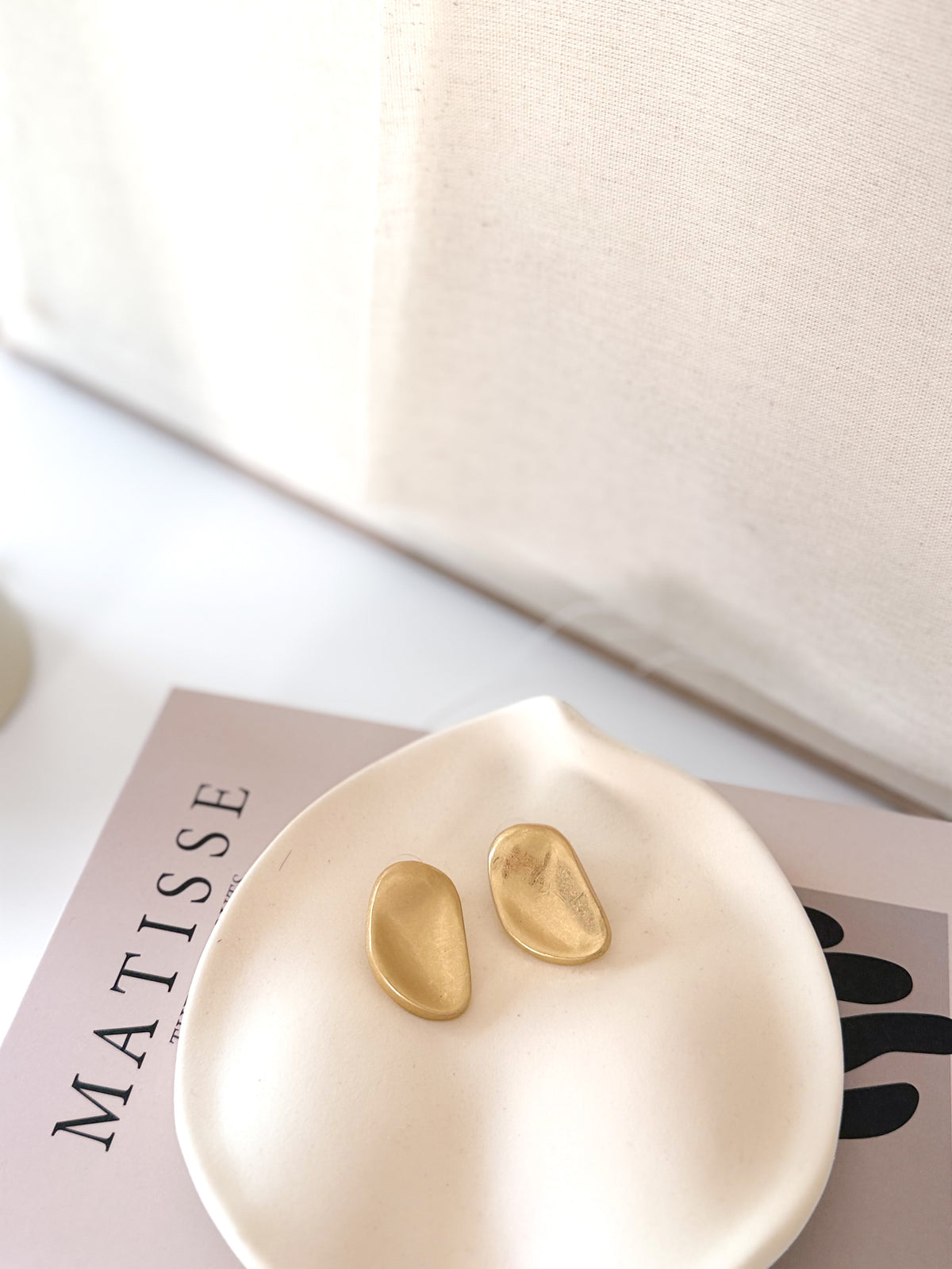 Pendiente Oval Asimetrico