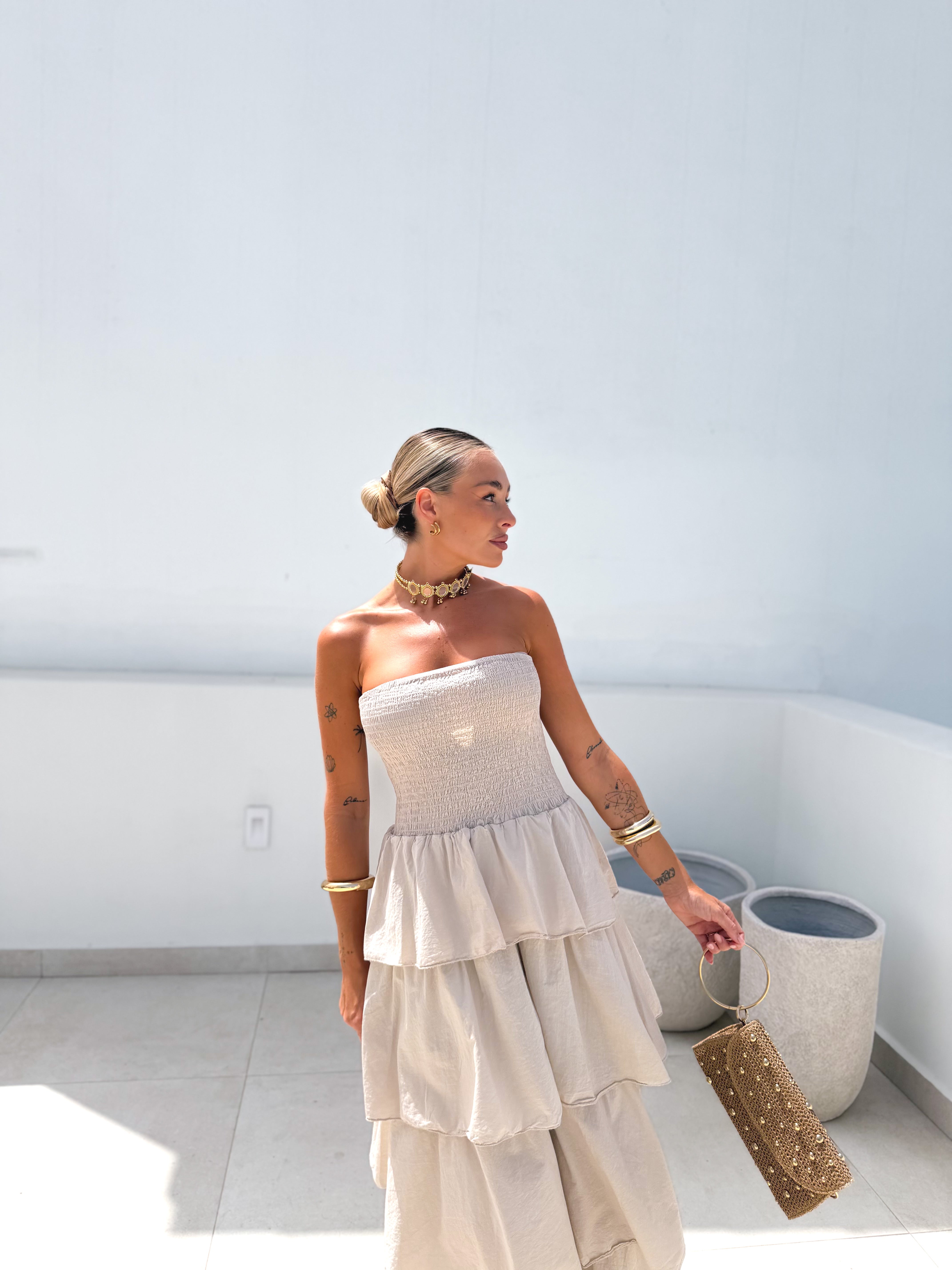 Vestido largo volantes beige