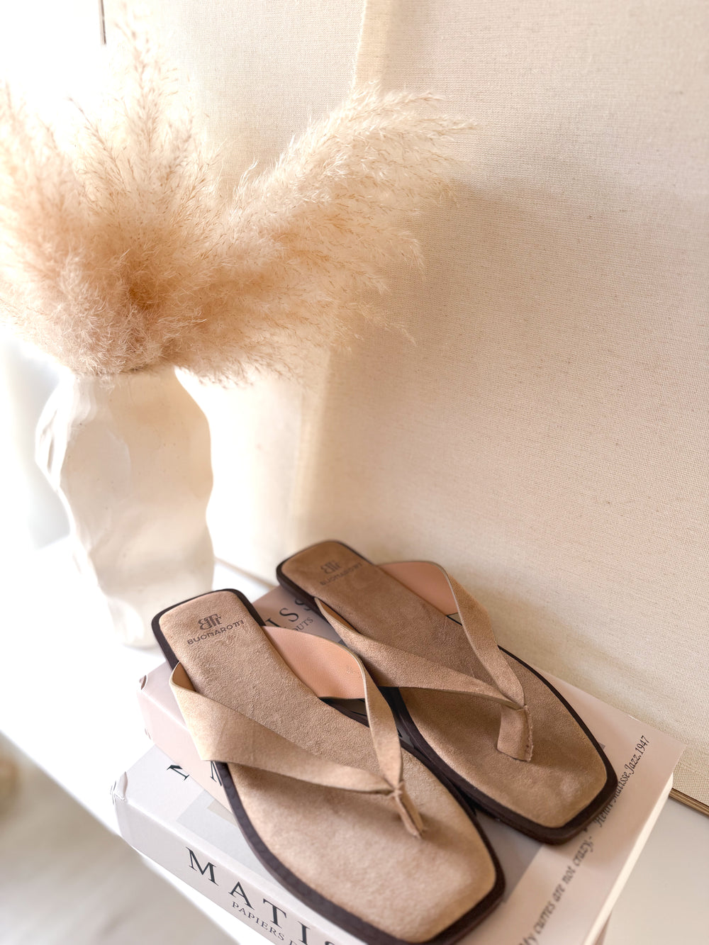 Sandalias dedo Taupe