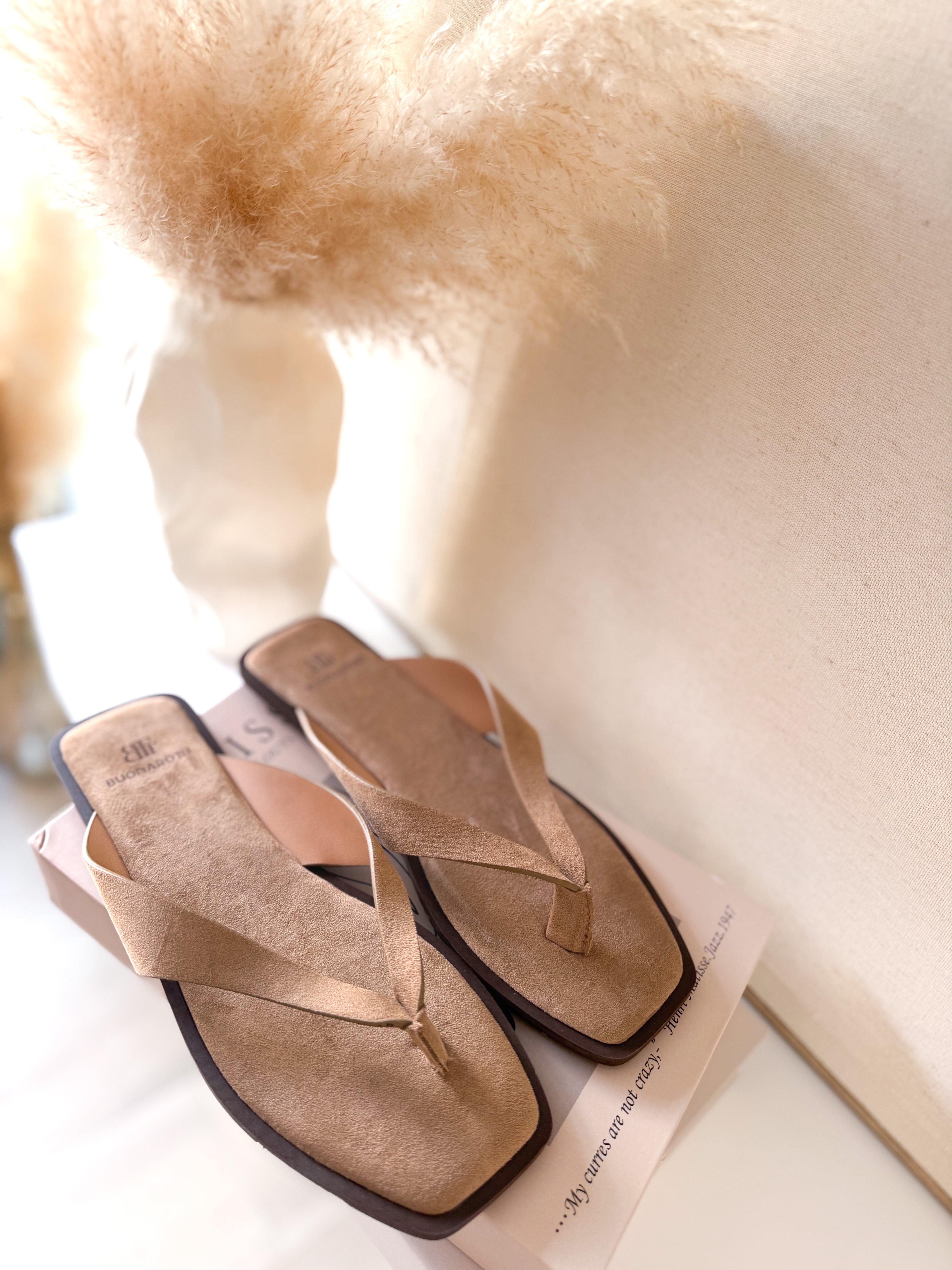 Sandalias dedo Taupe