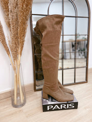 Botas mosqueteras tierra