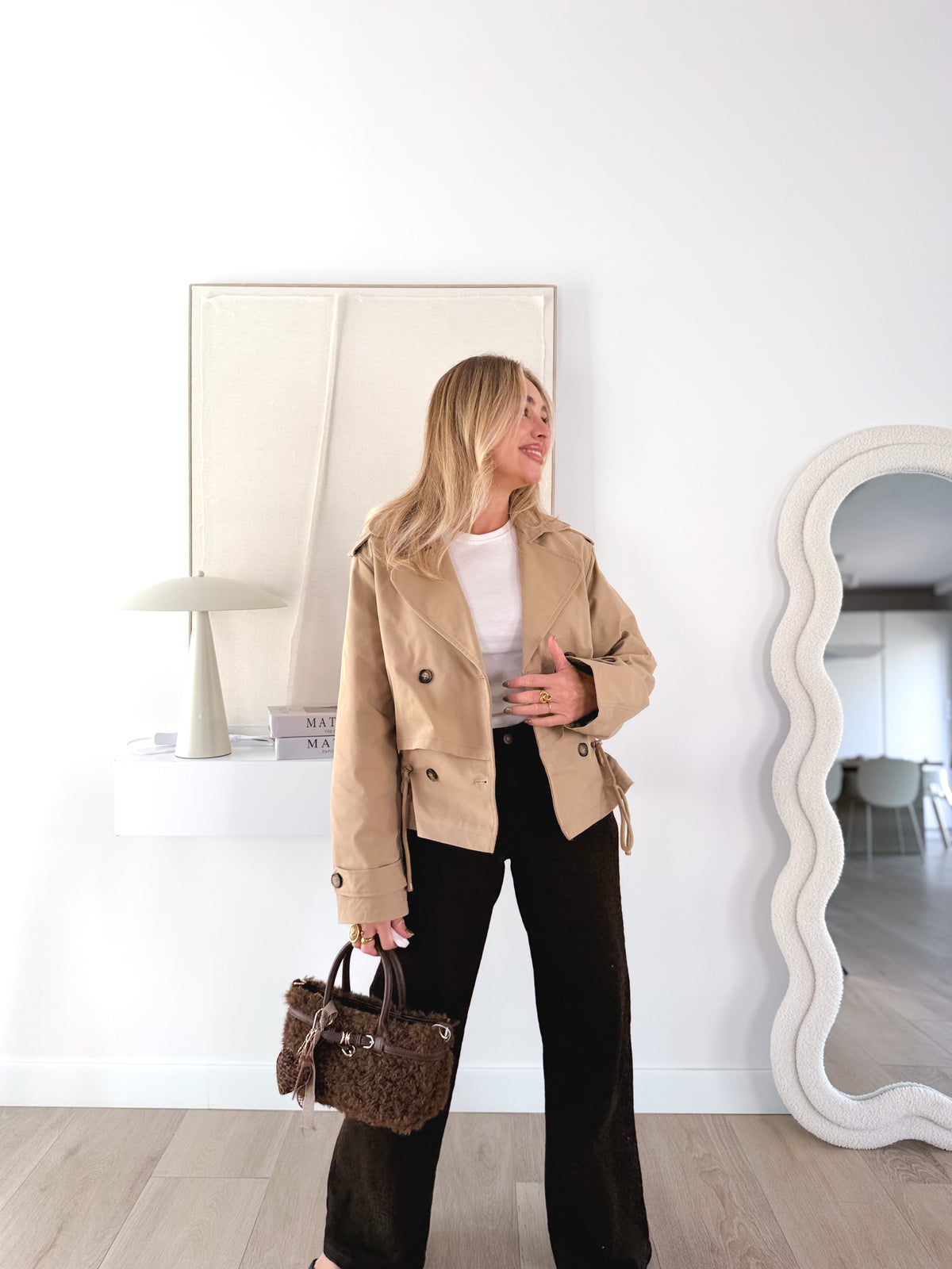 Gabardina fruncida camel