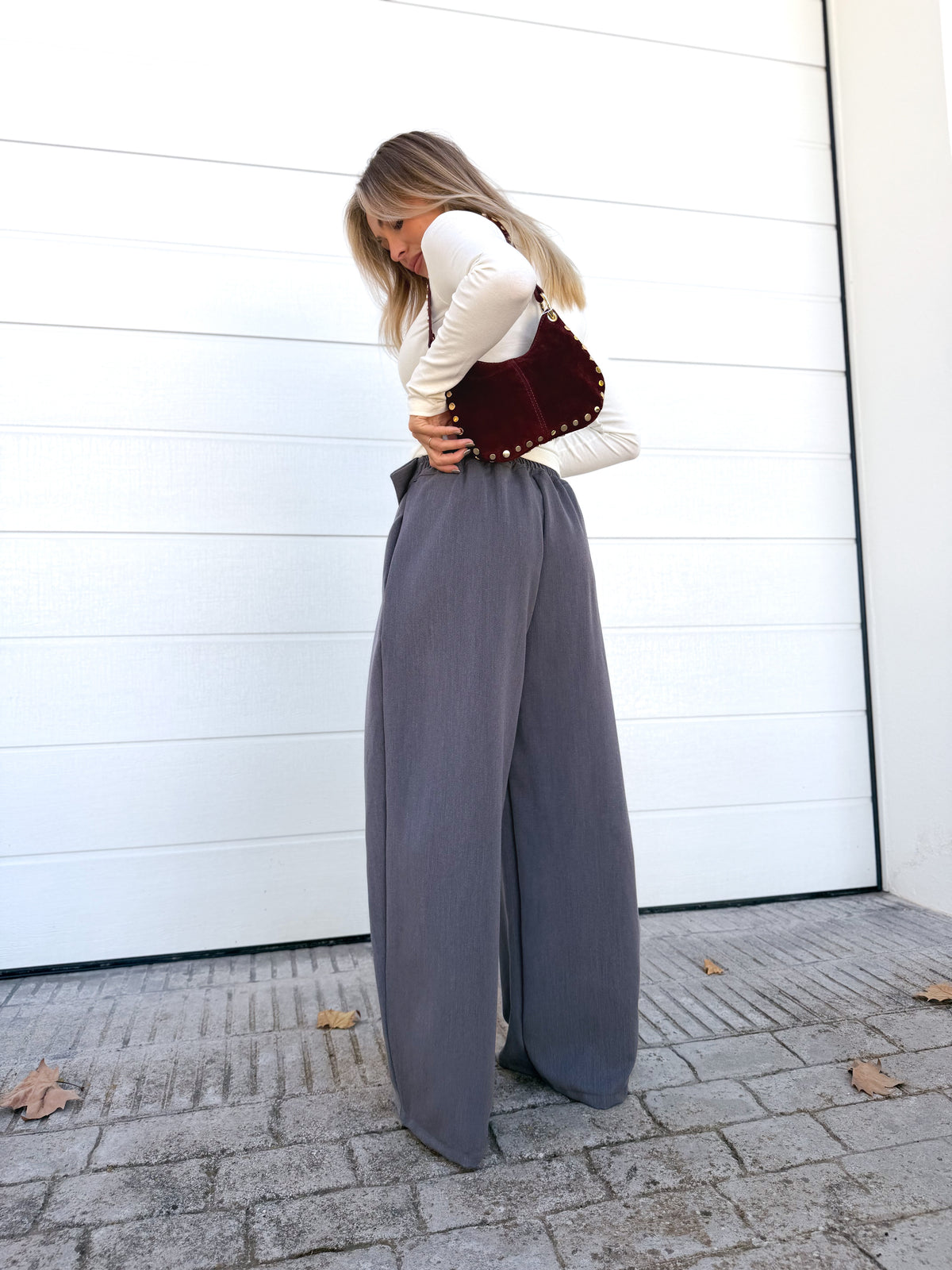 Pantalón amplio cintura doble gris