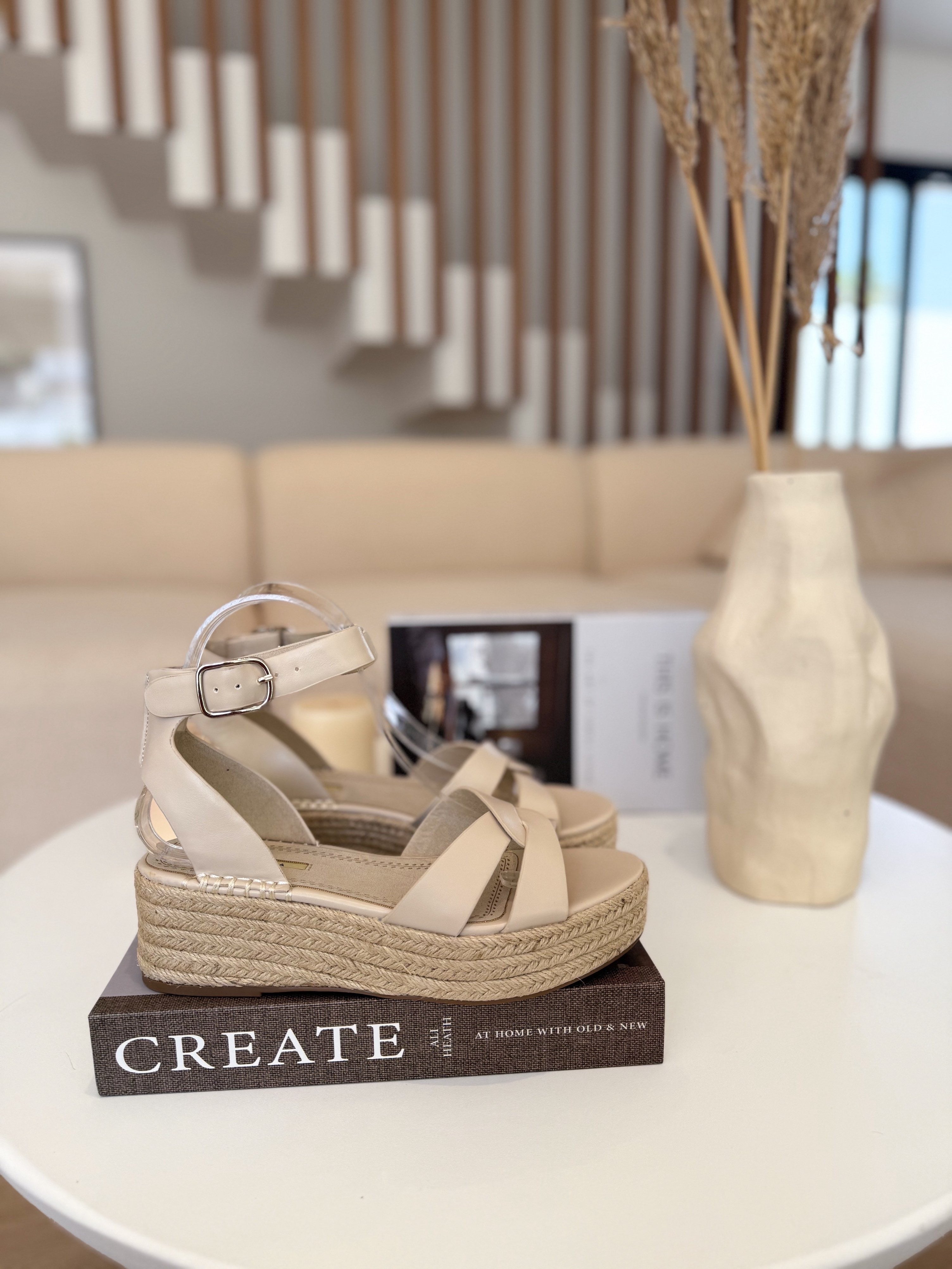 Plataforma polipiel beige