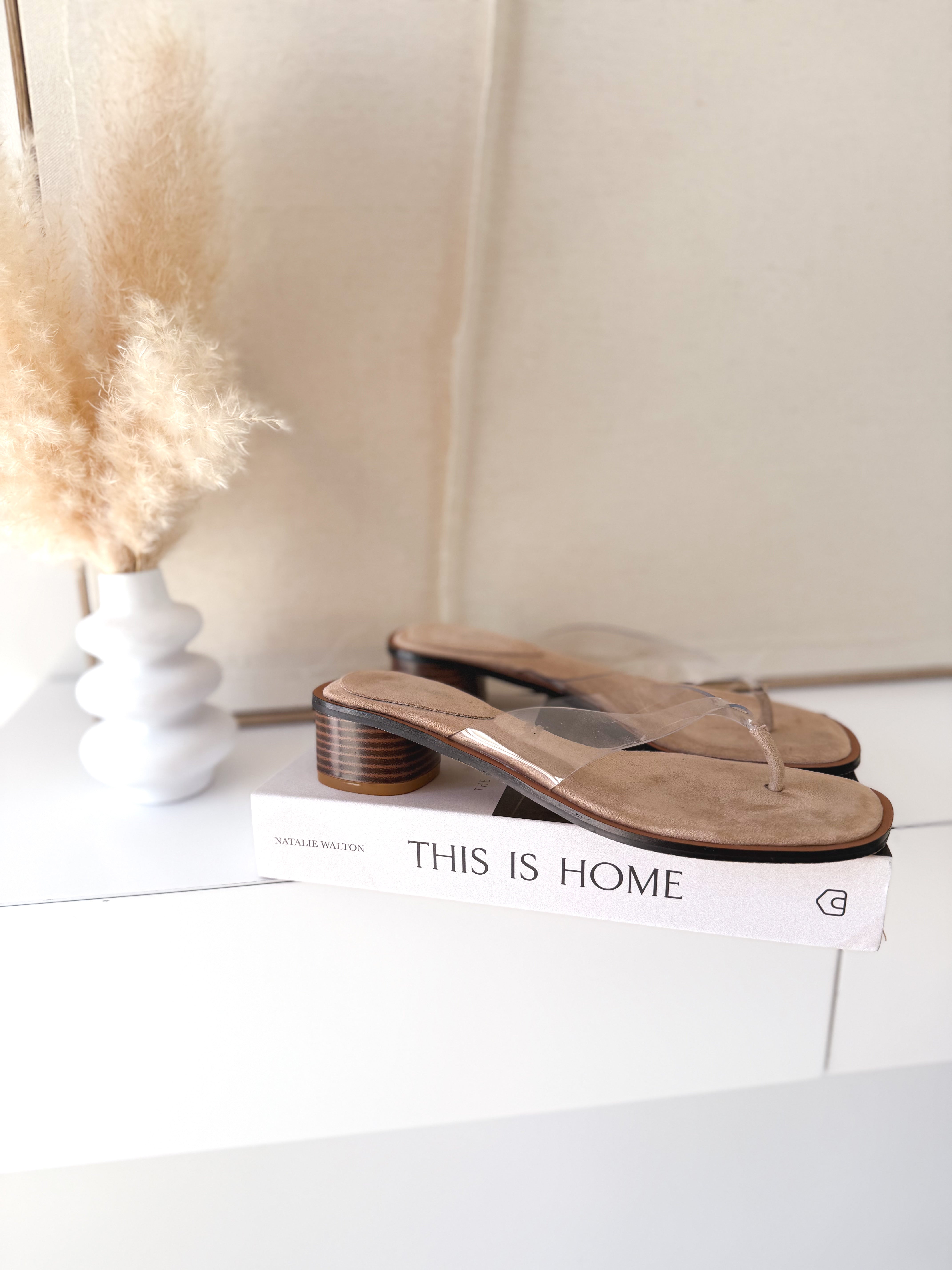 Sandalias dedo transparentes