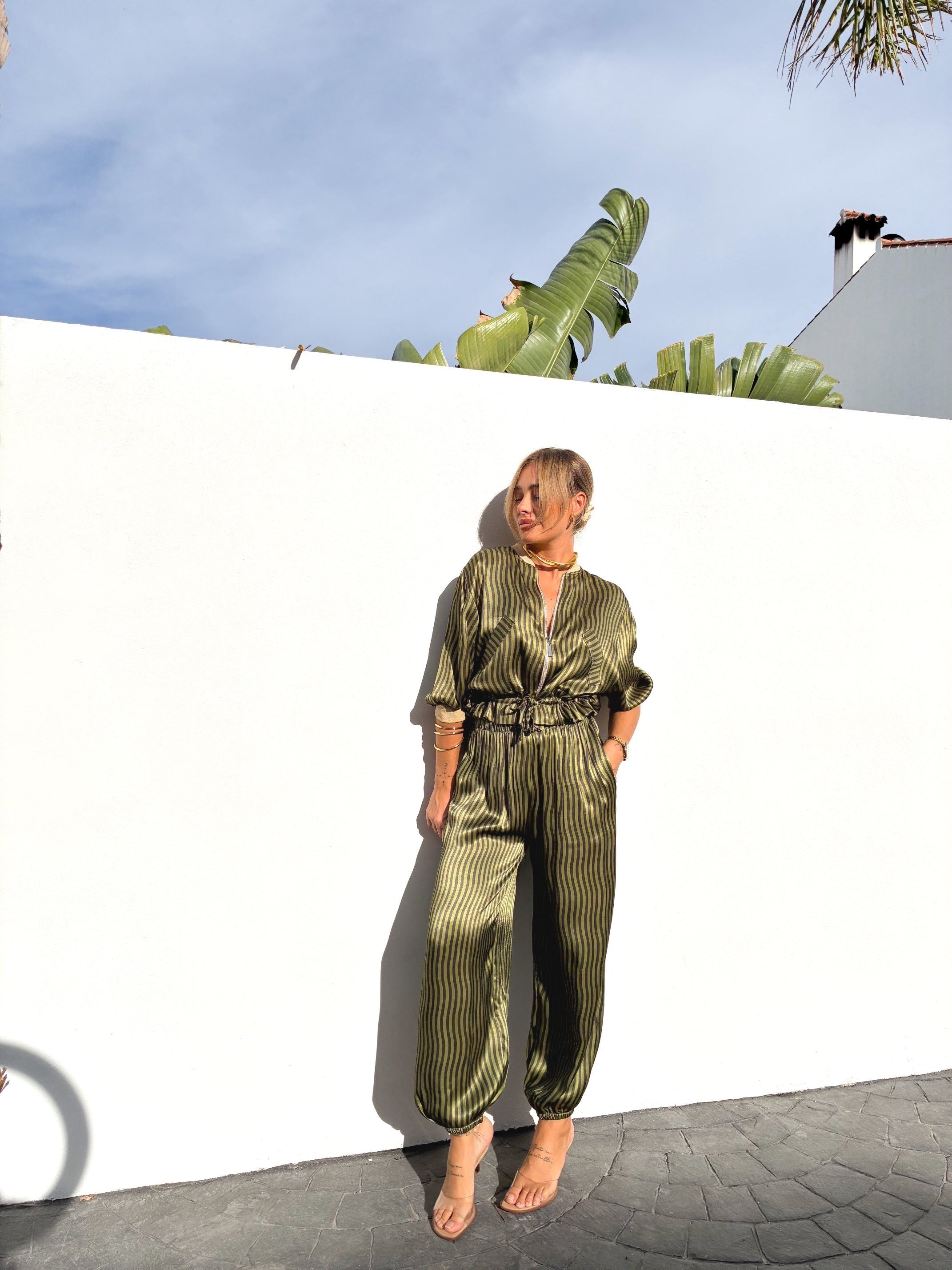 Bomber satinada estampada beige/verde