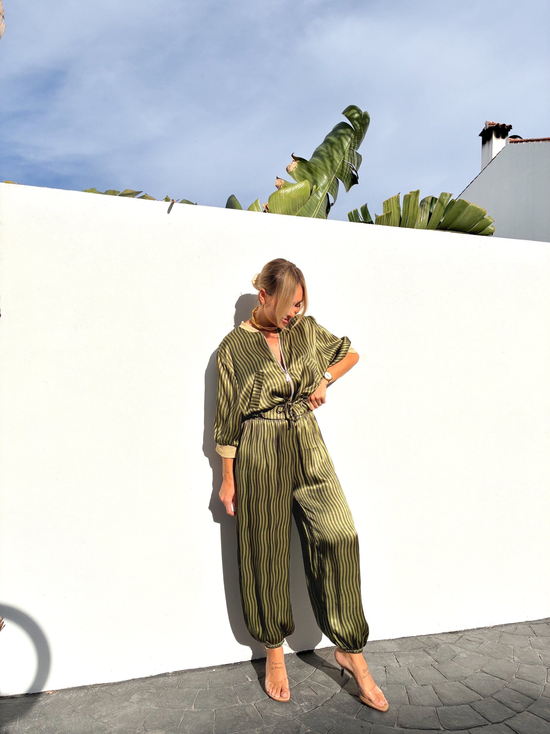 Bomber satinada estampada beige/verde