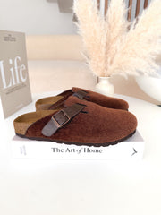 Zuecos hebilla choco