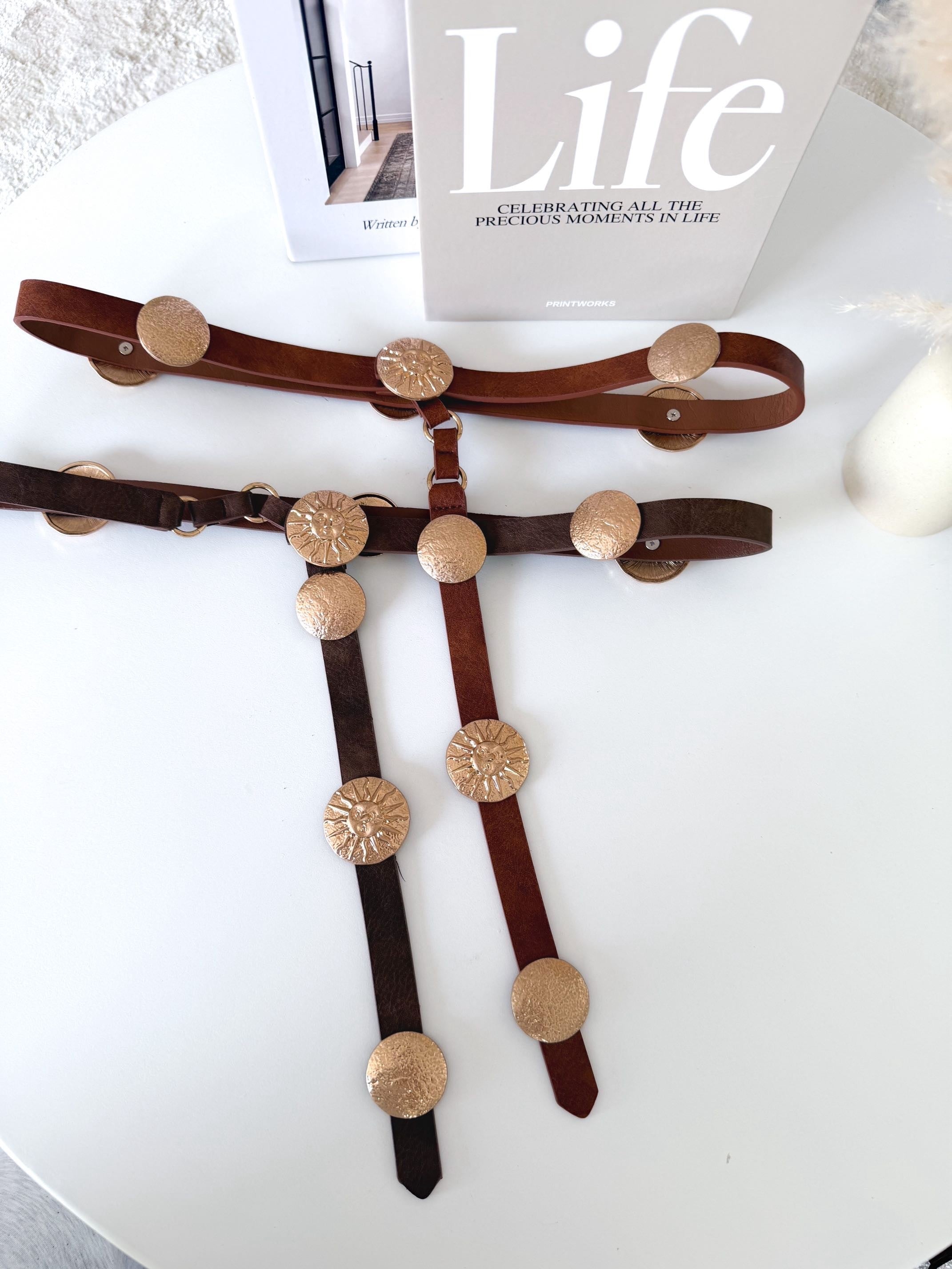 Cinturón tachas SOL