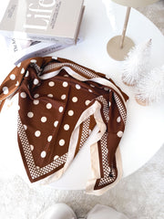 Pañuelo satinado LUNARES camel