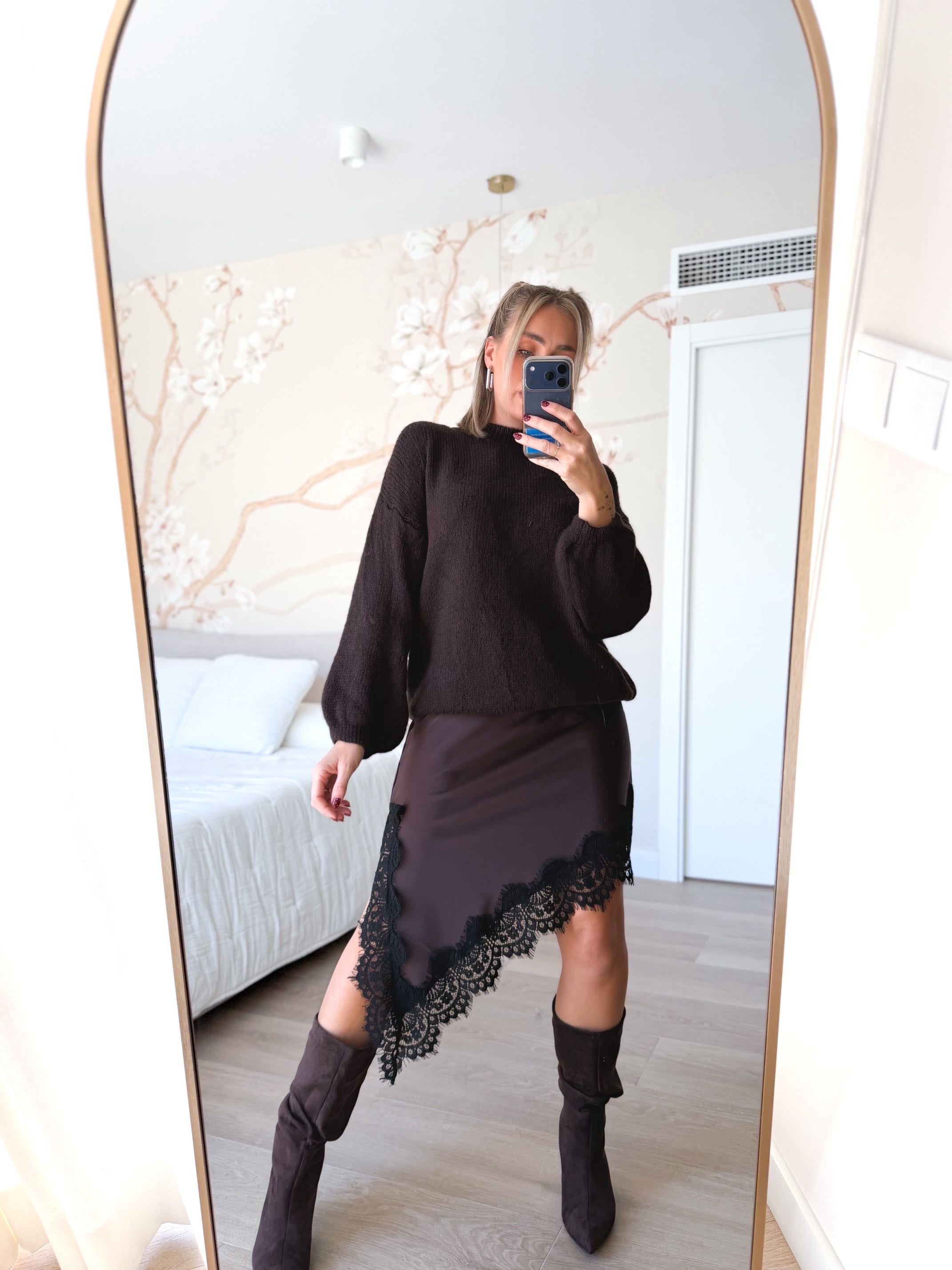 Falda top lencero asimétrico marrón