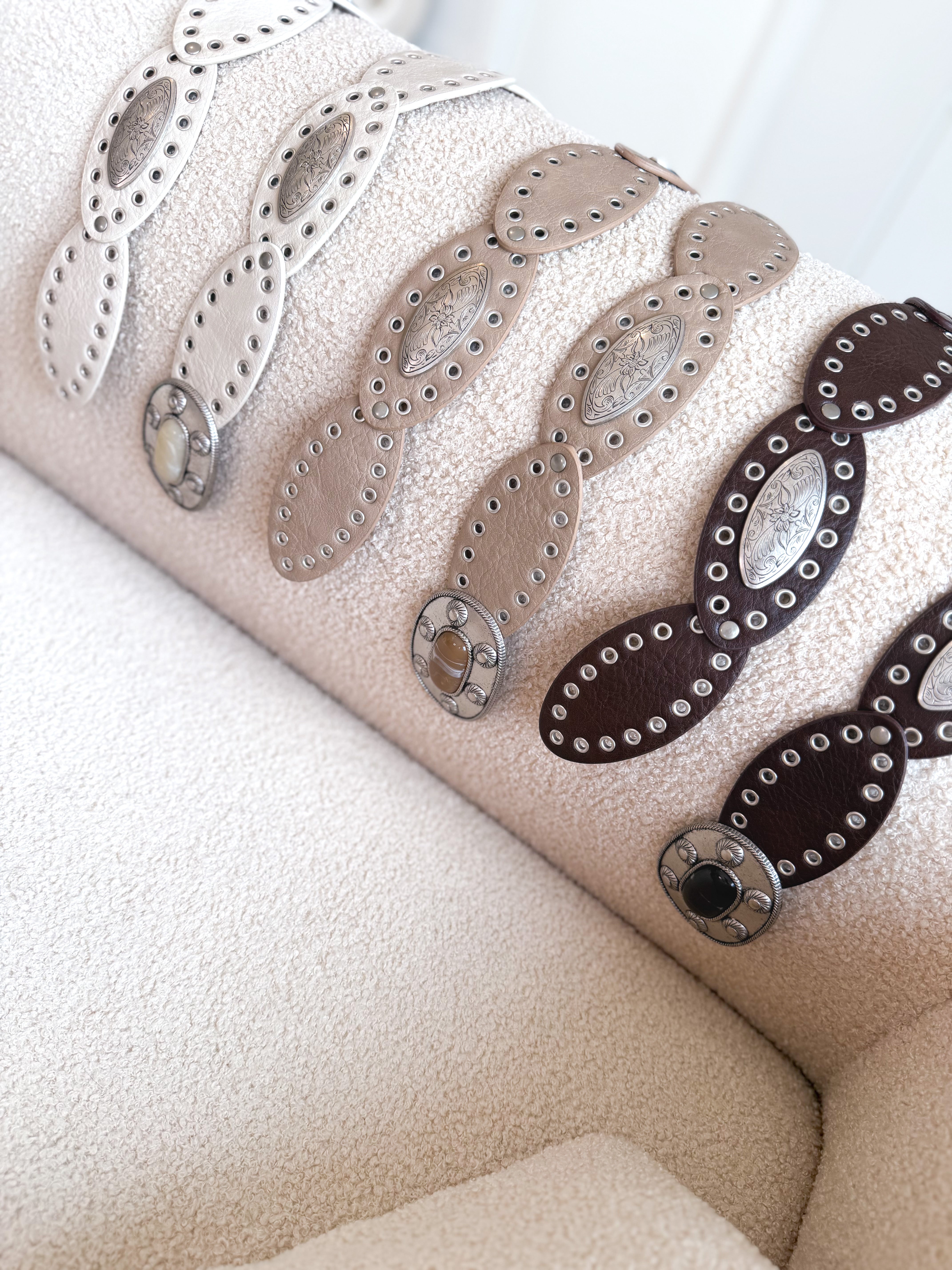 Cinturon perforado chapas