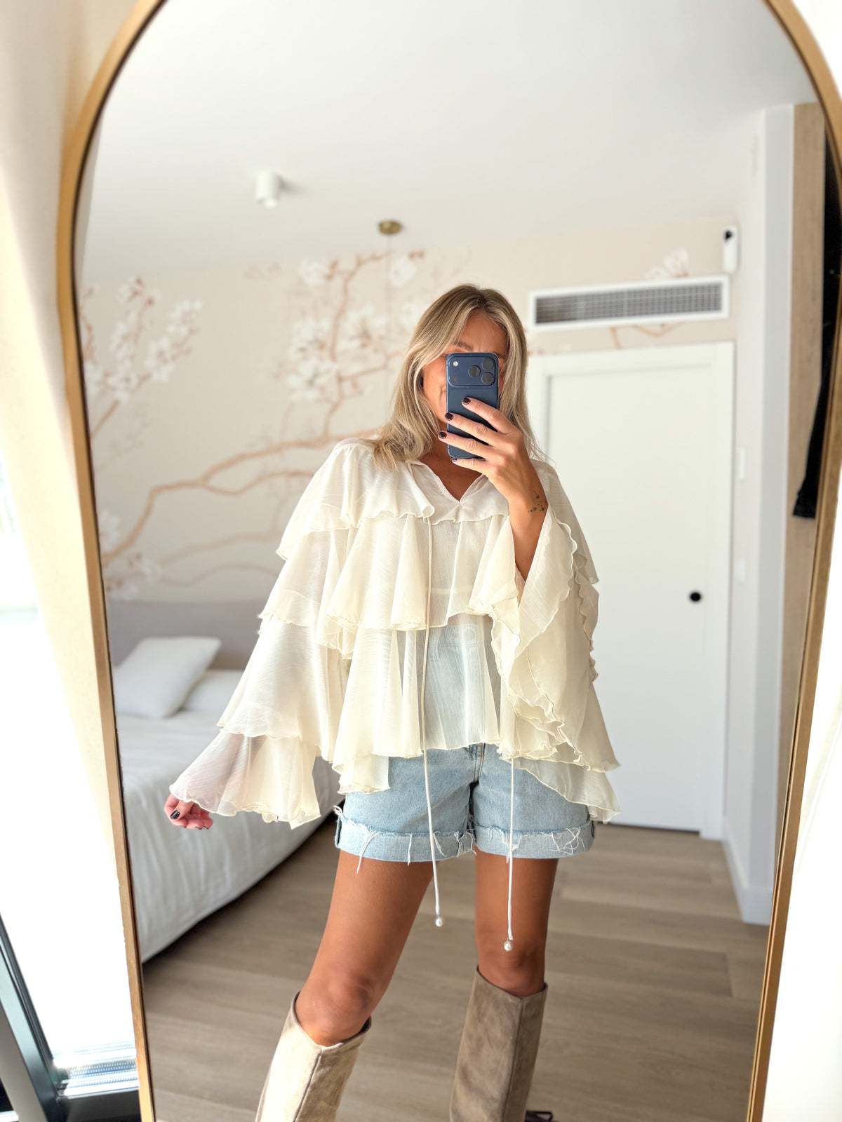Blusa volantes beige
