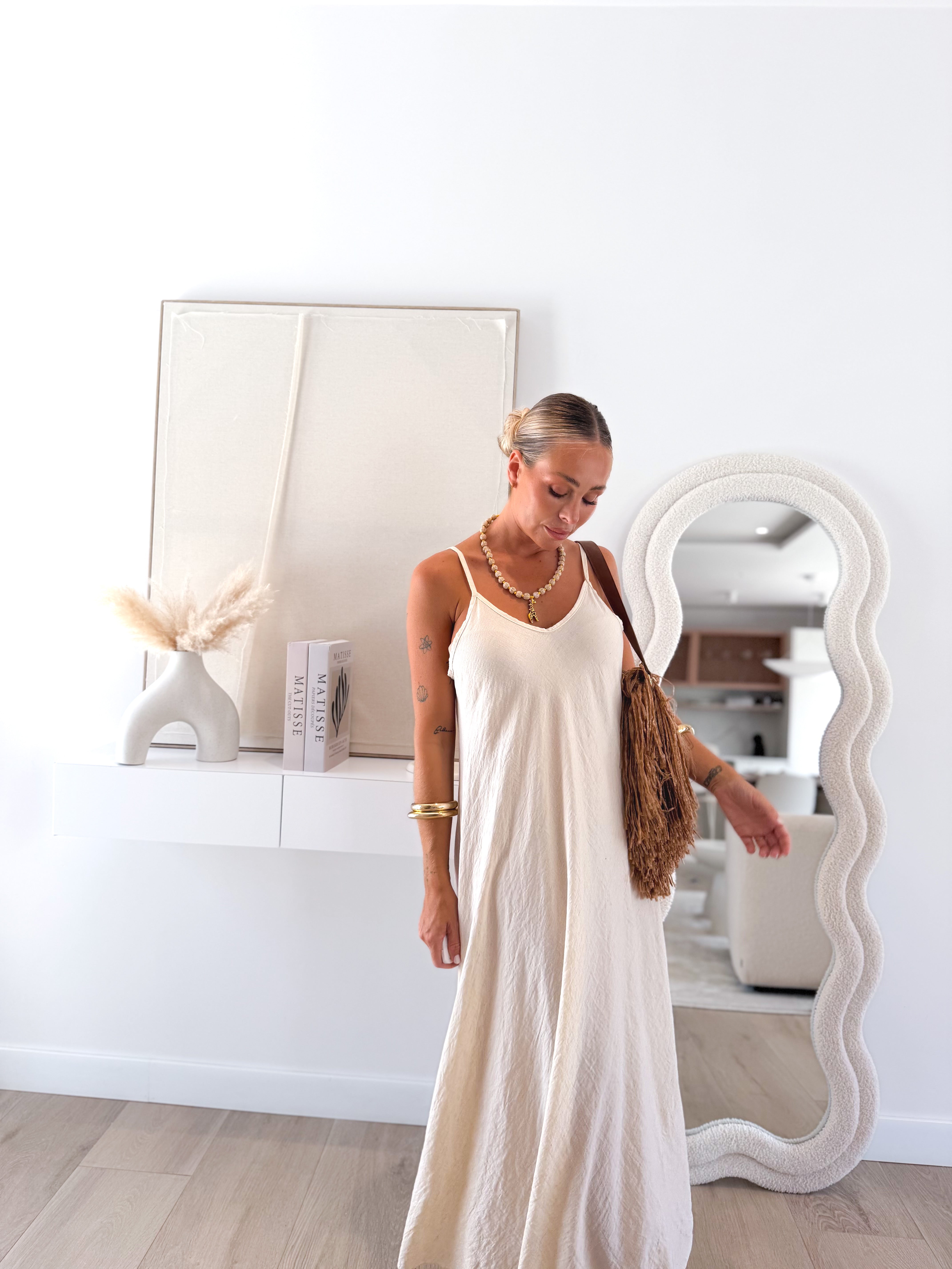 Vestido largo tirante beige