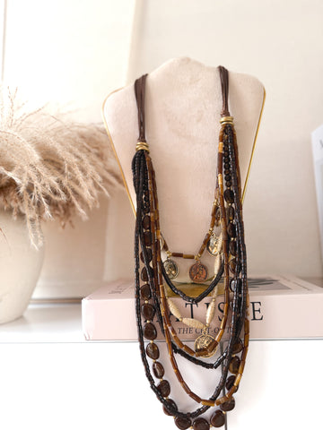 Collar saba marrón