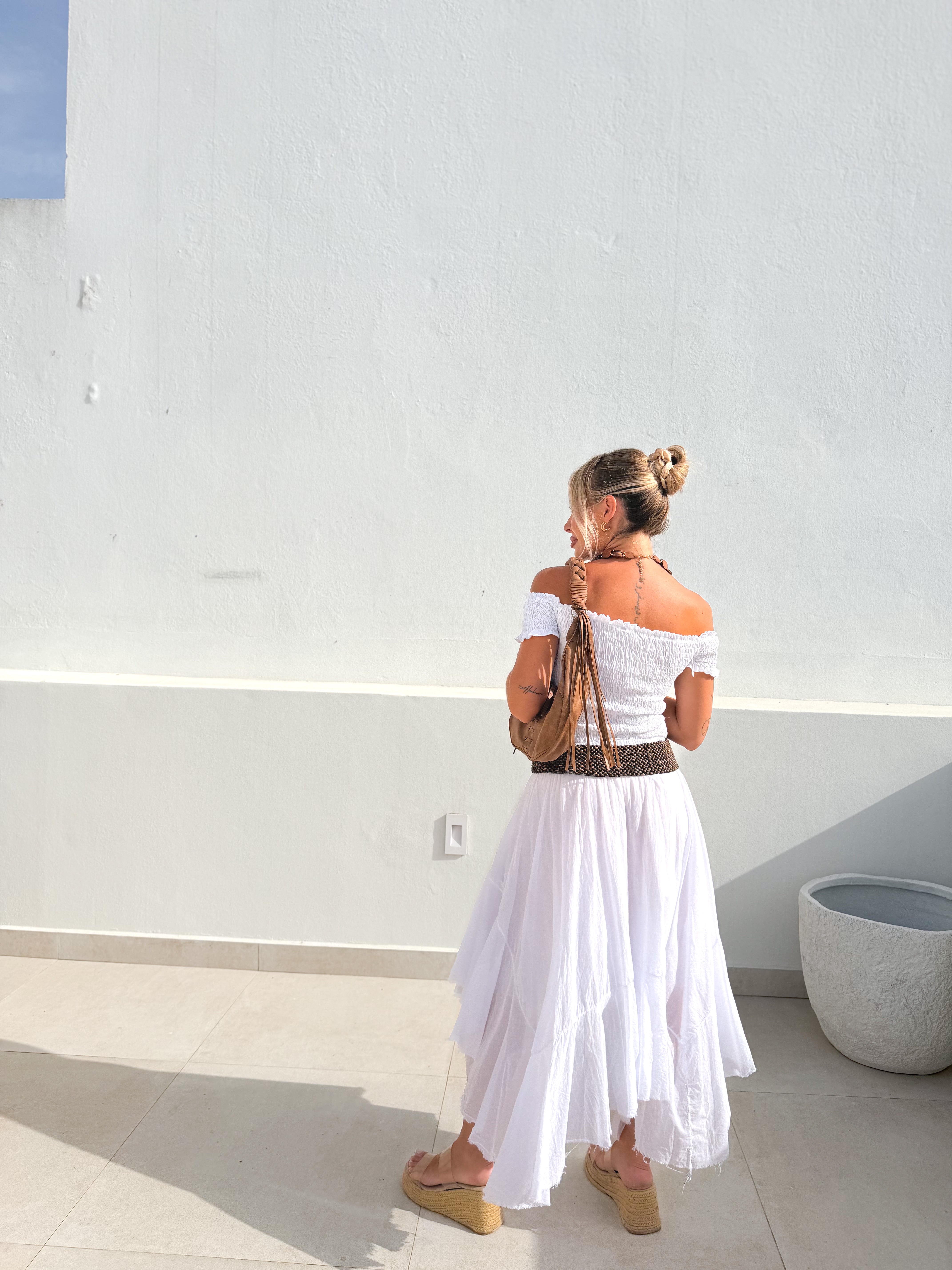 Falda asimétrica blanca