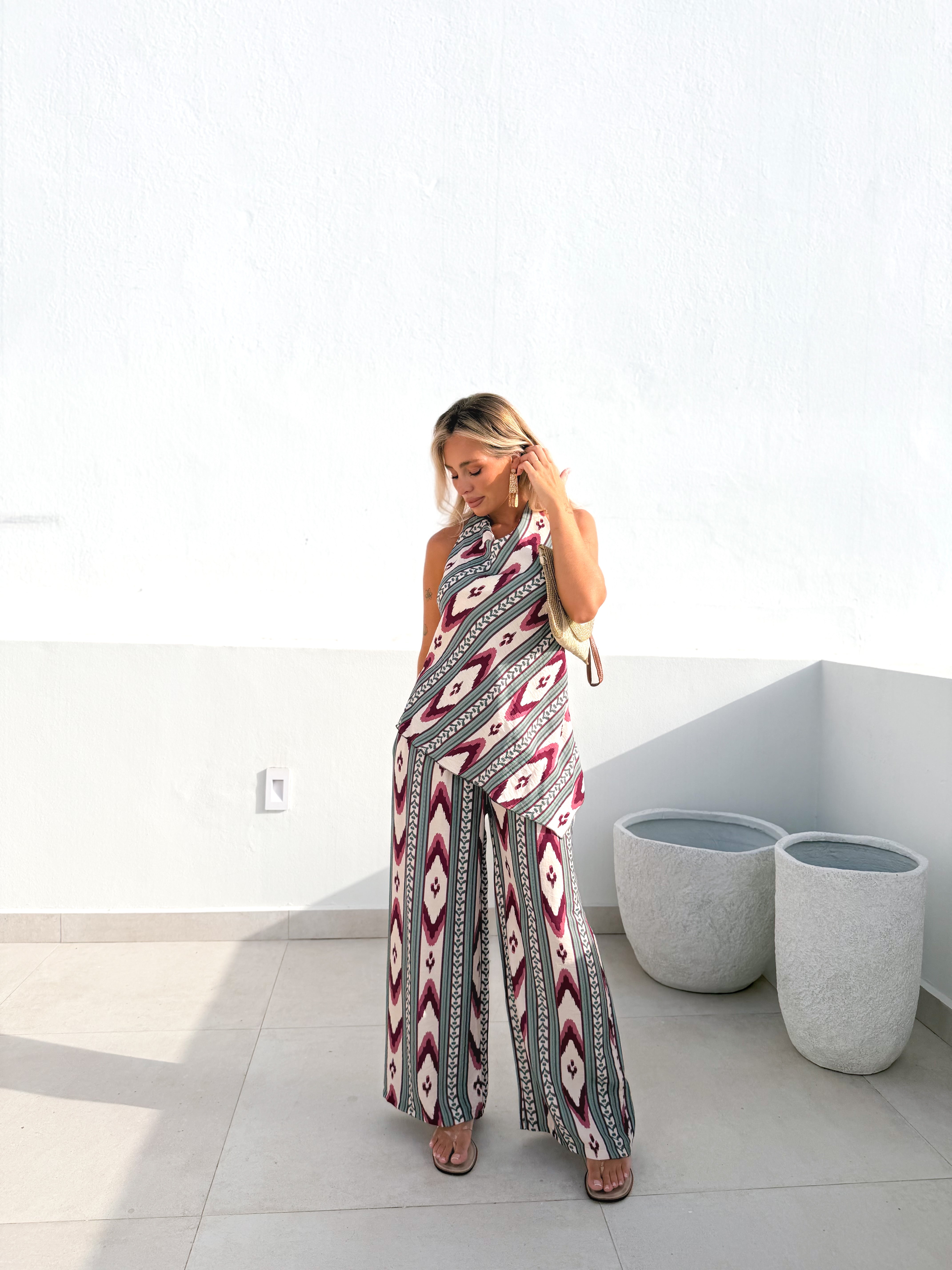 Conjunto asimetrico estampado