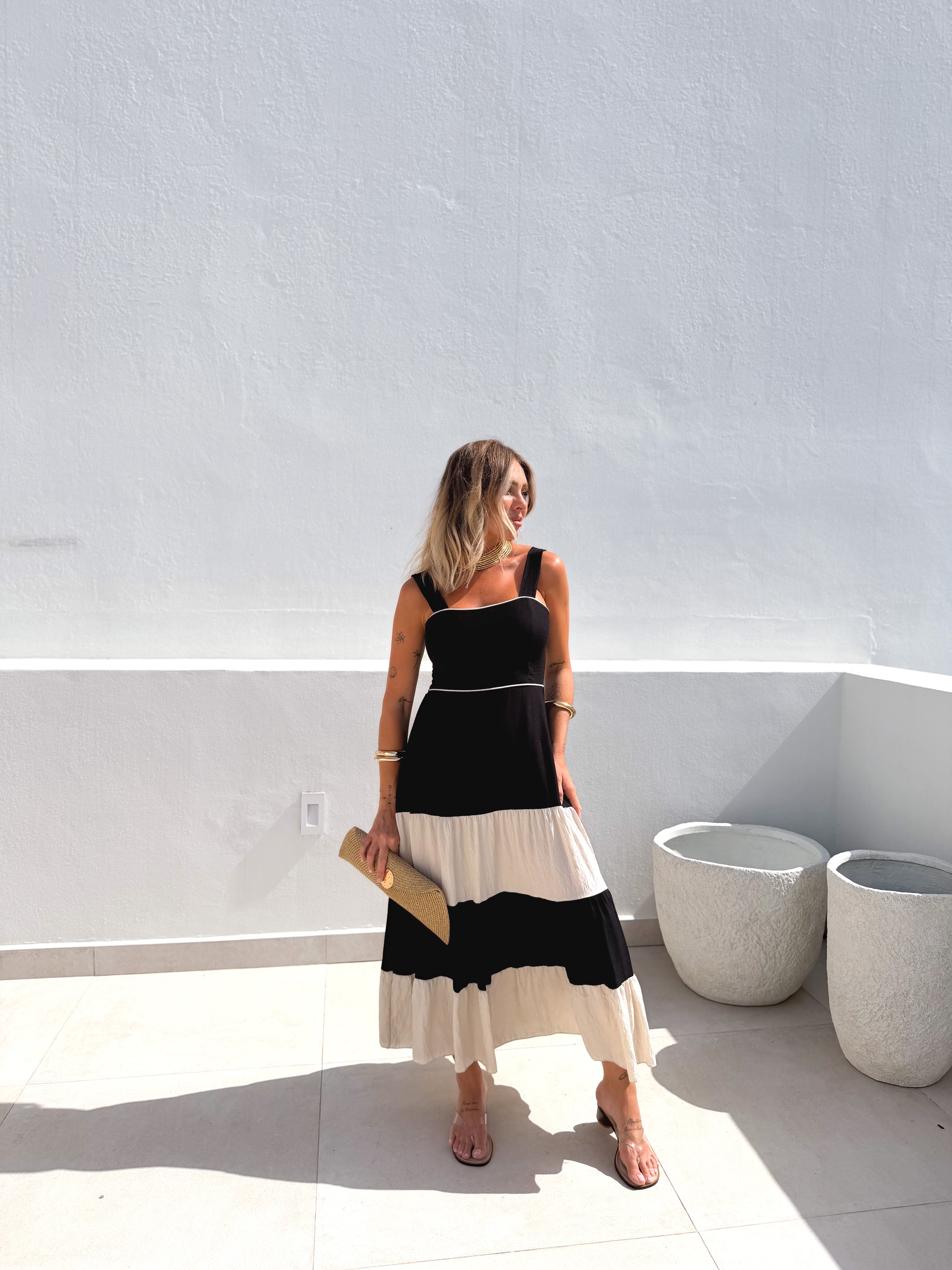 Vestido negro panelado