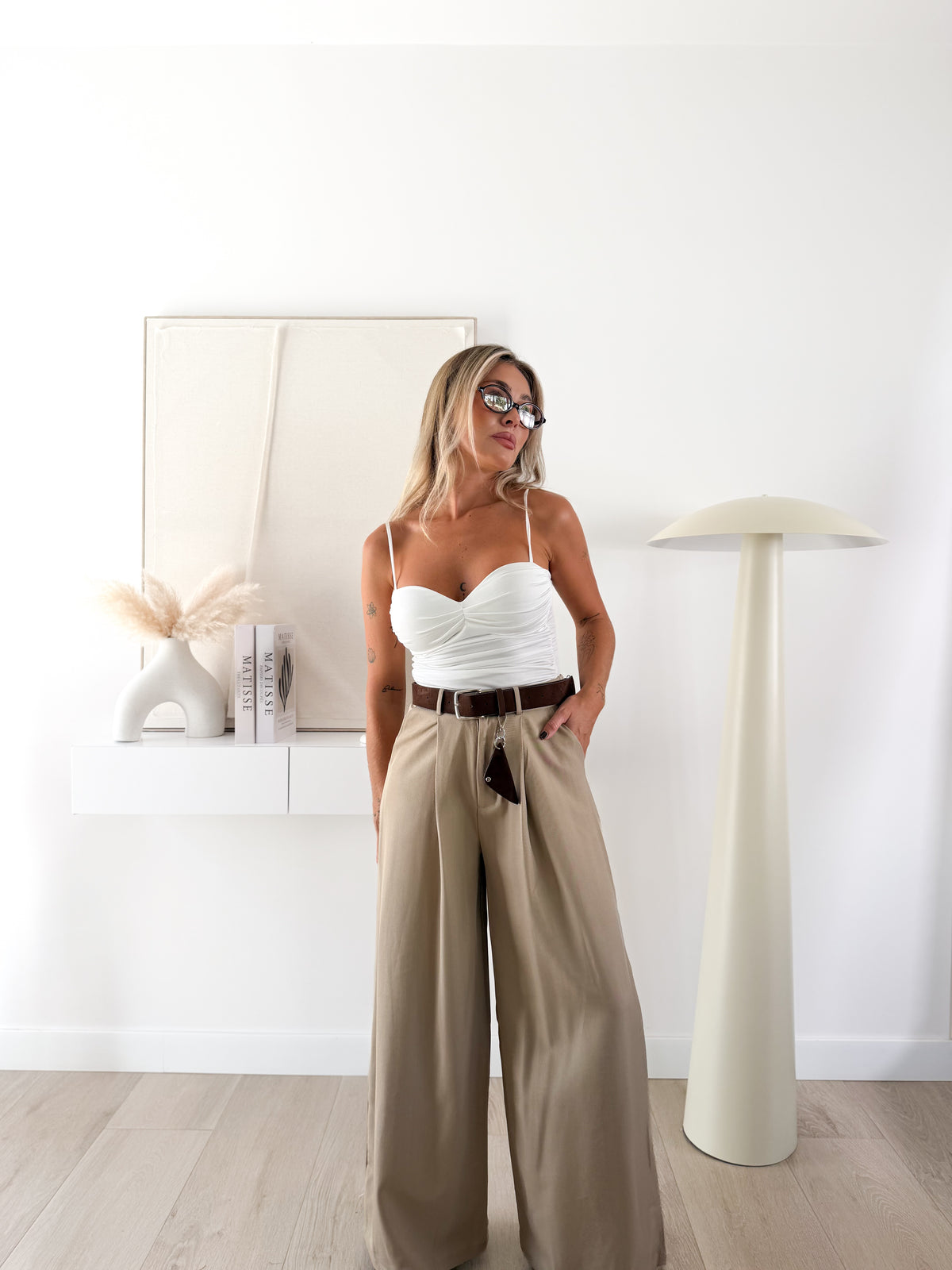 Pantalón pinza wide leg beige