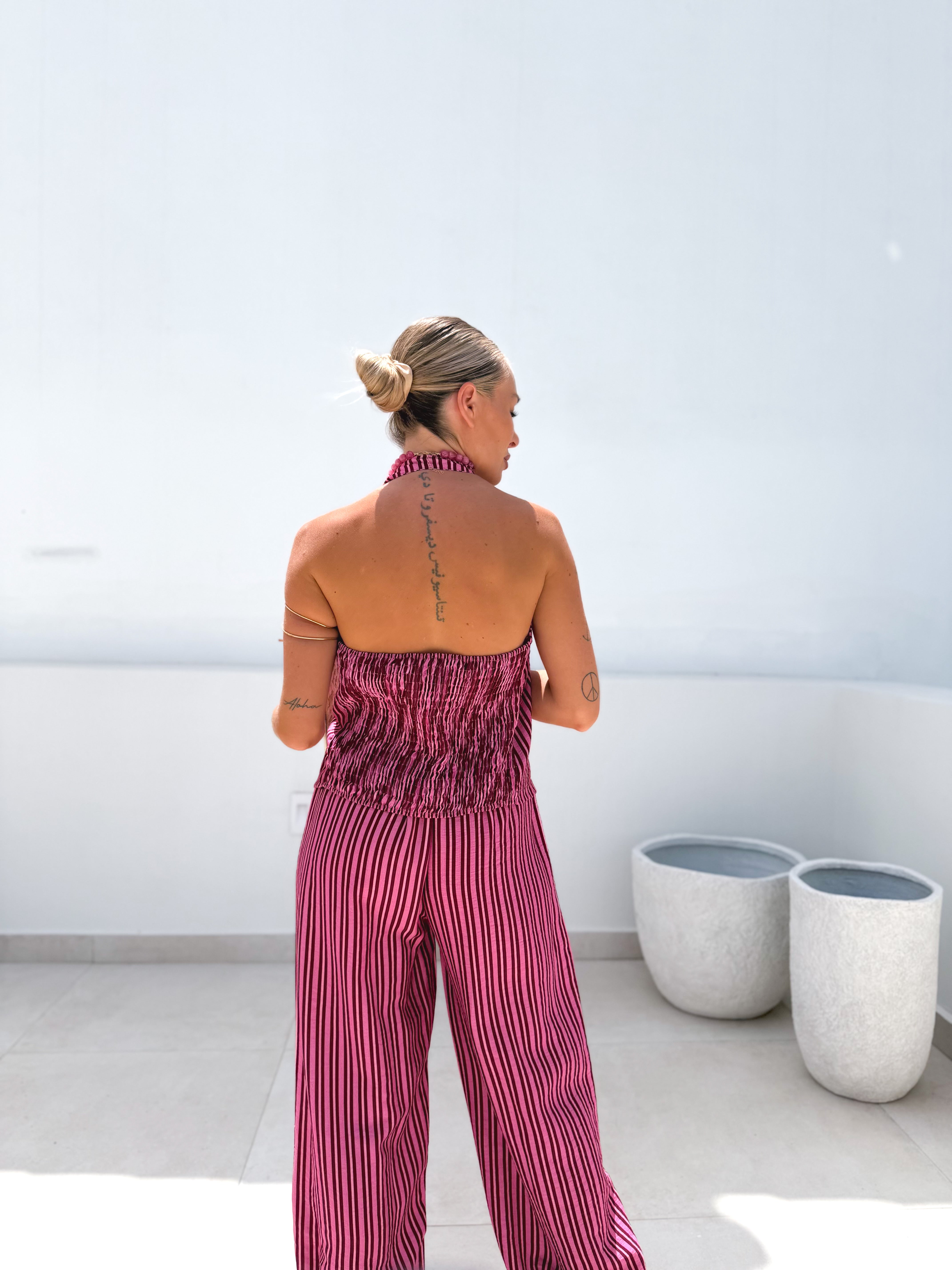 Total look rayas rosa