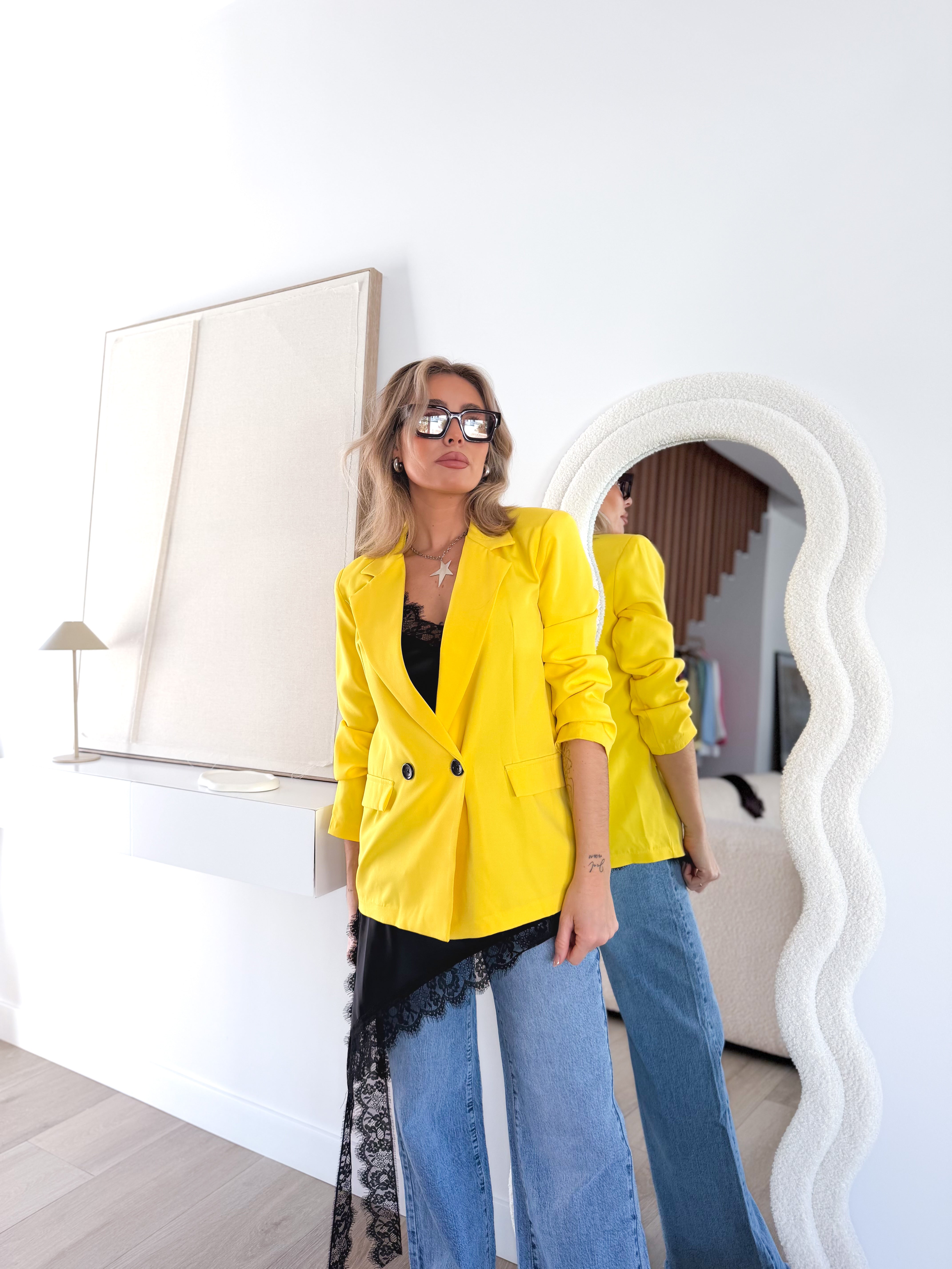 Blazer Abotonada Amarilla