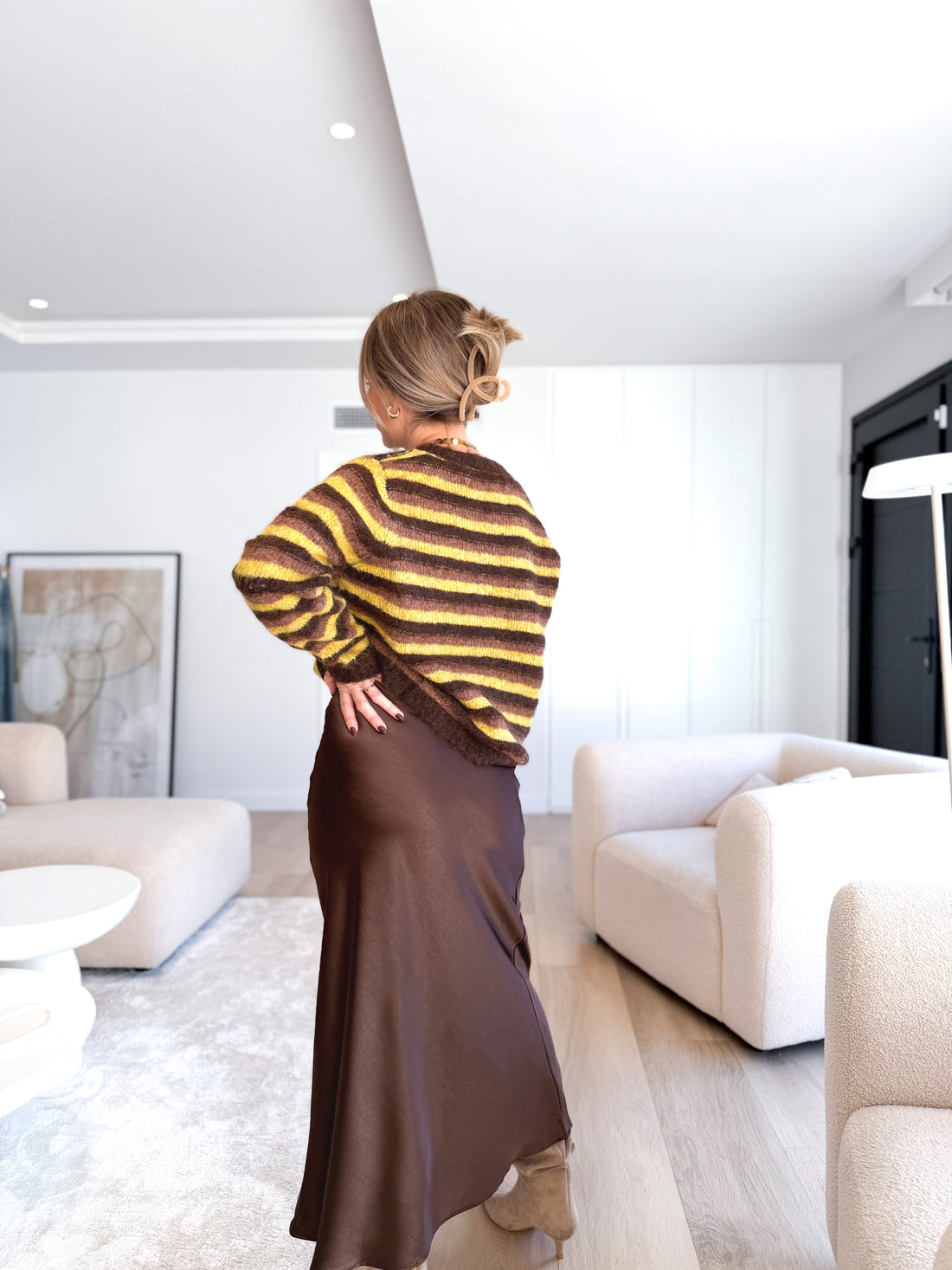 Falda satinada marrón