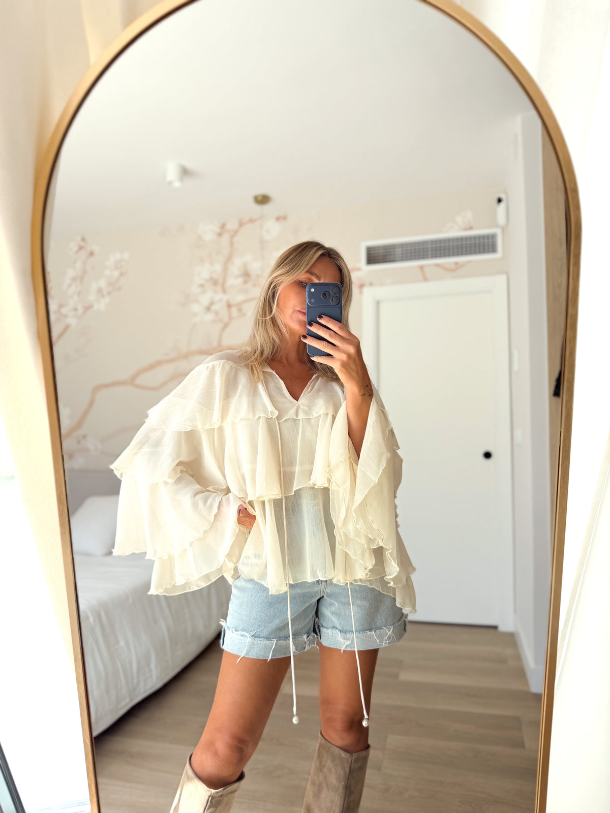Blusa volantes beige