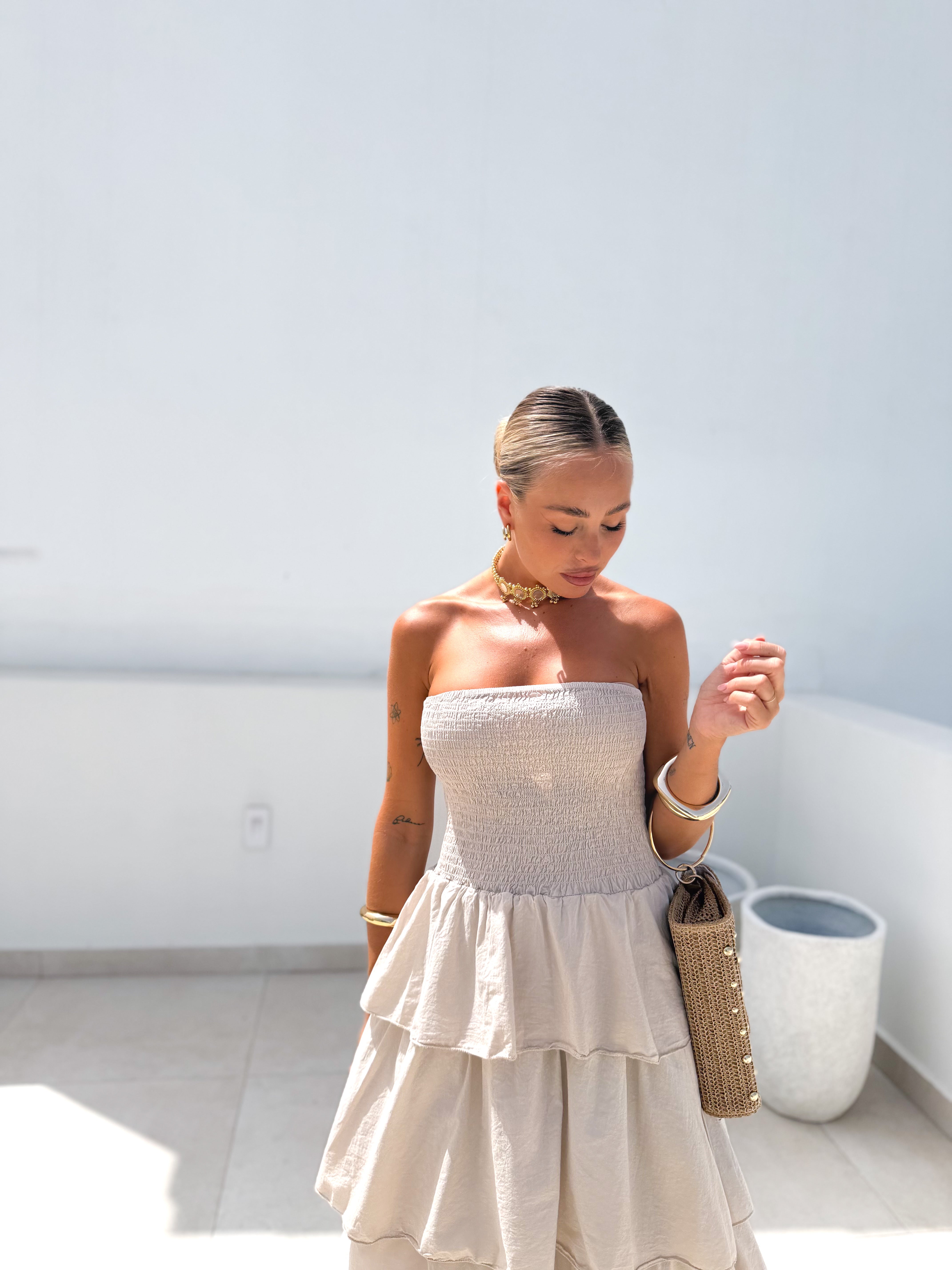 Vestido largo volantes beige