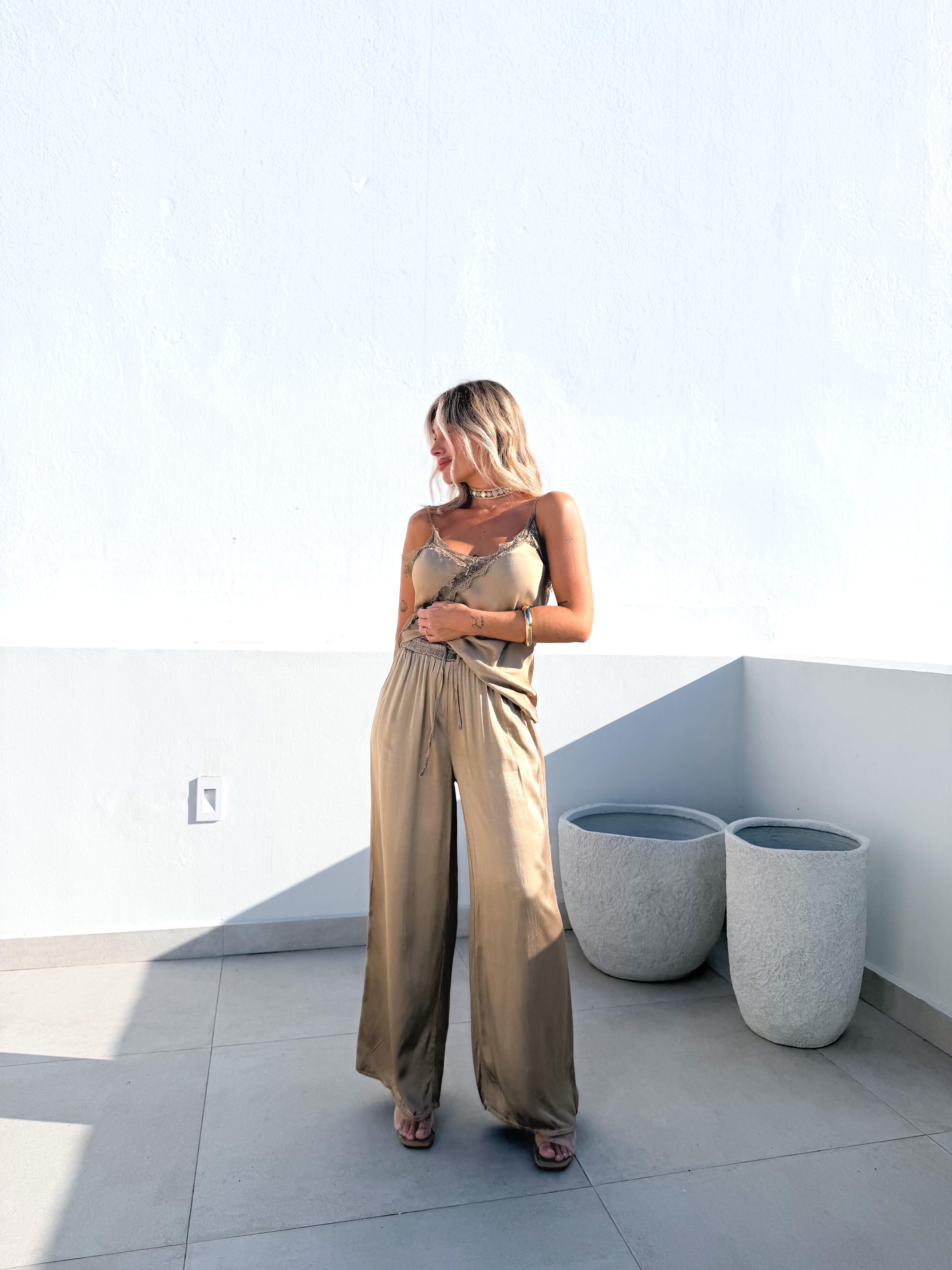 Pantalón satinado Camel