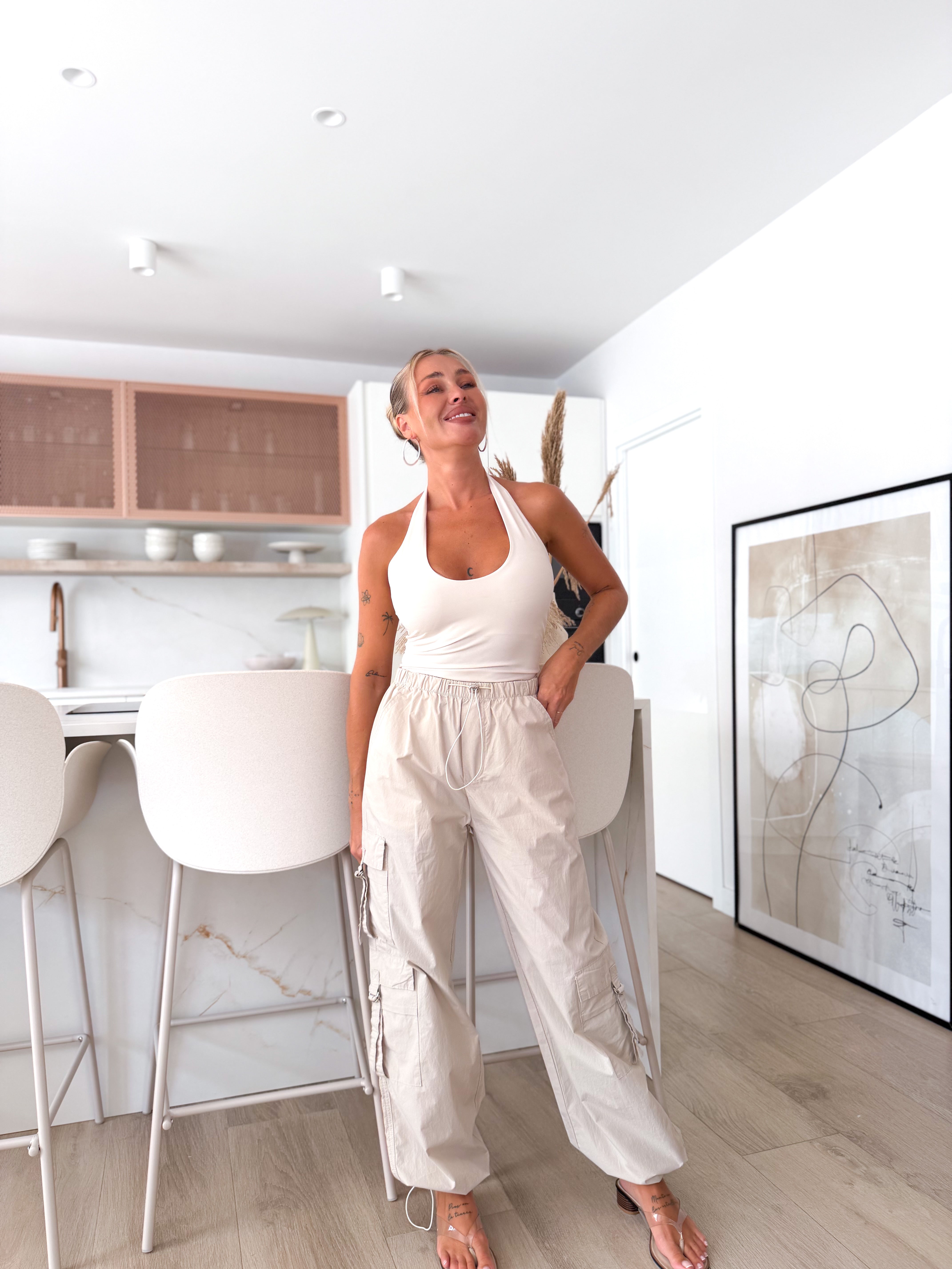 Pantalón cargo beige