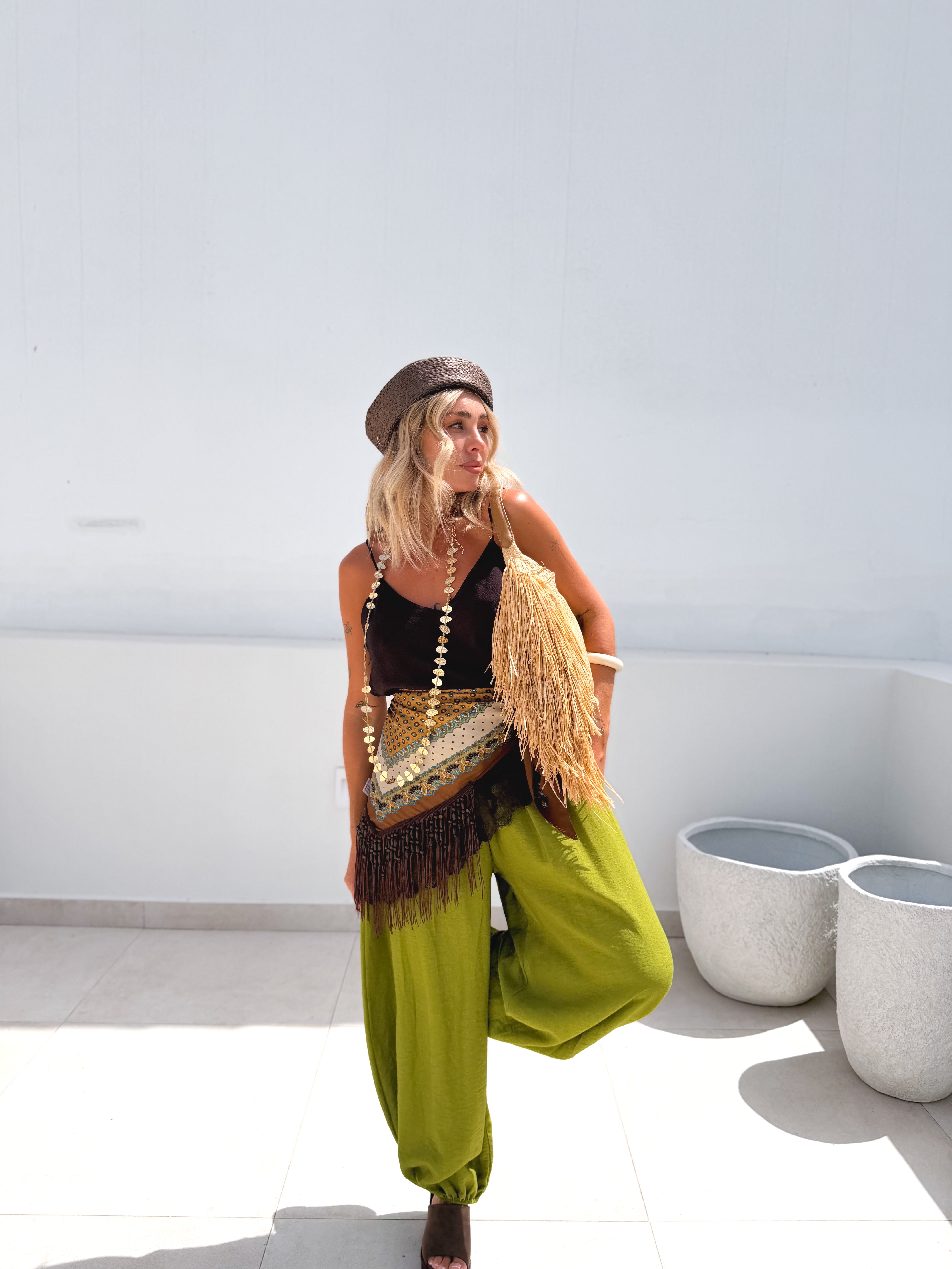 Bolso rafia y flecos