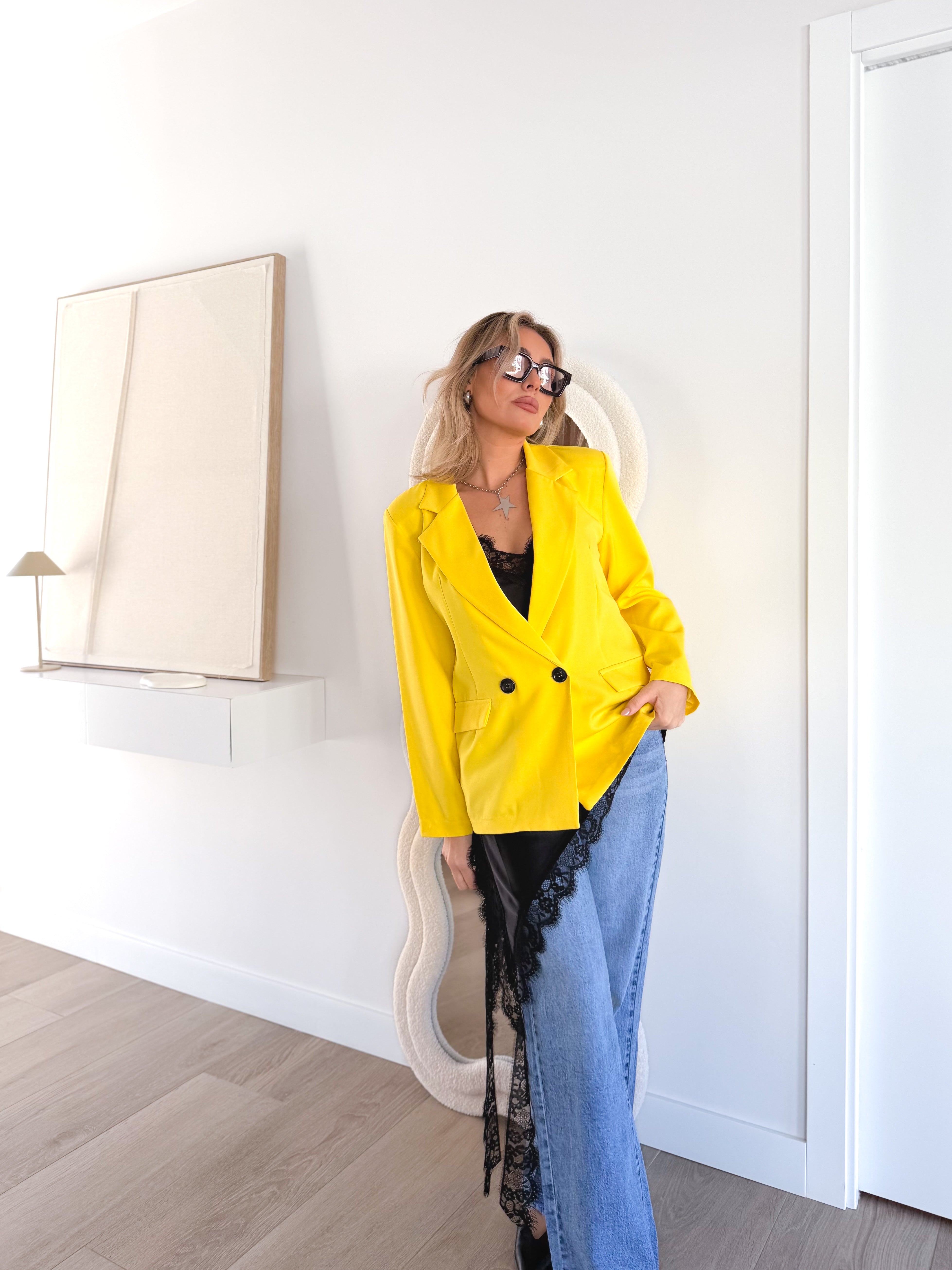 Blazer Abotonada Amarilla