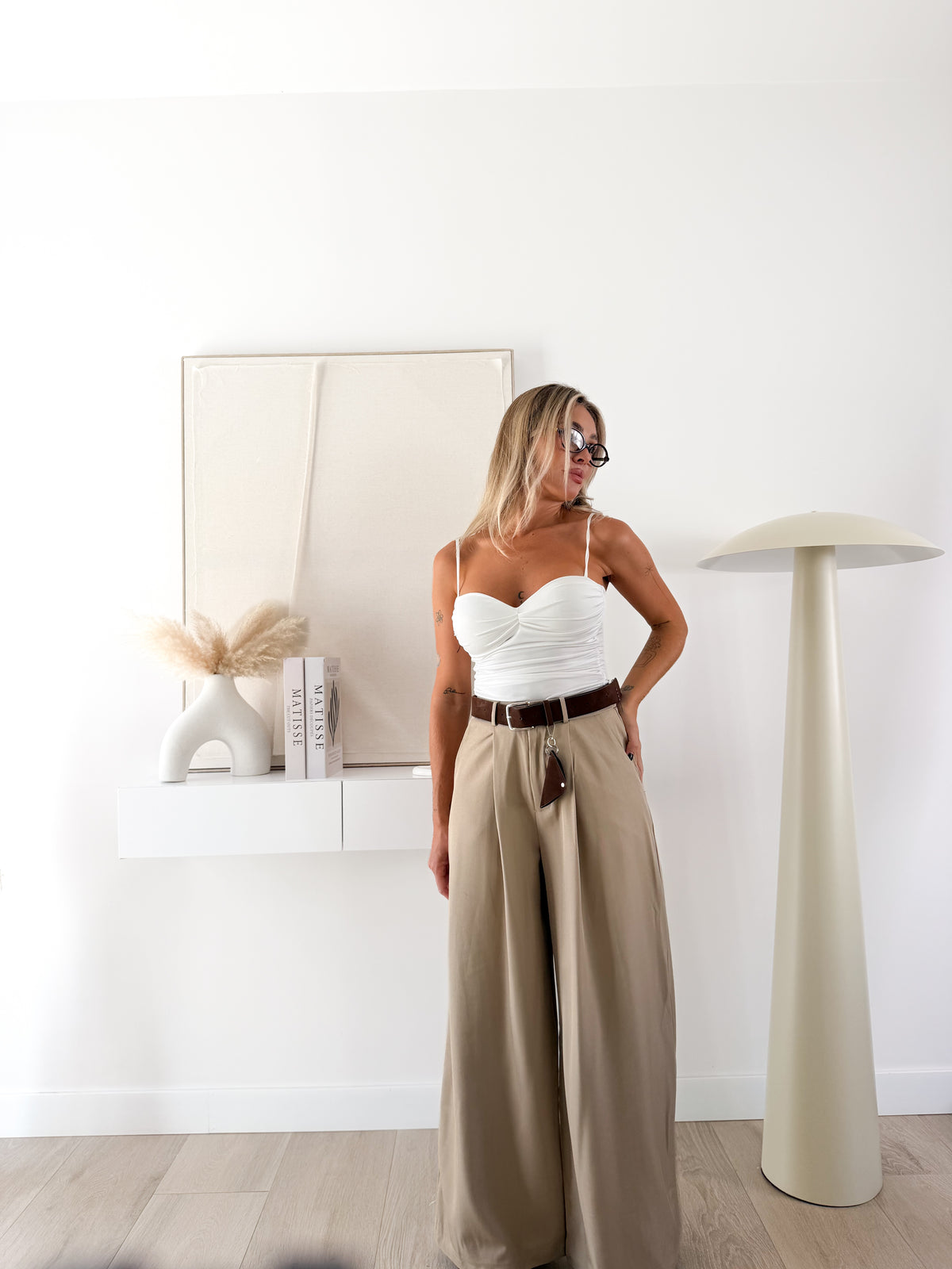 Pantalón pinza wide leg beige
