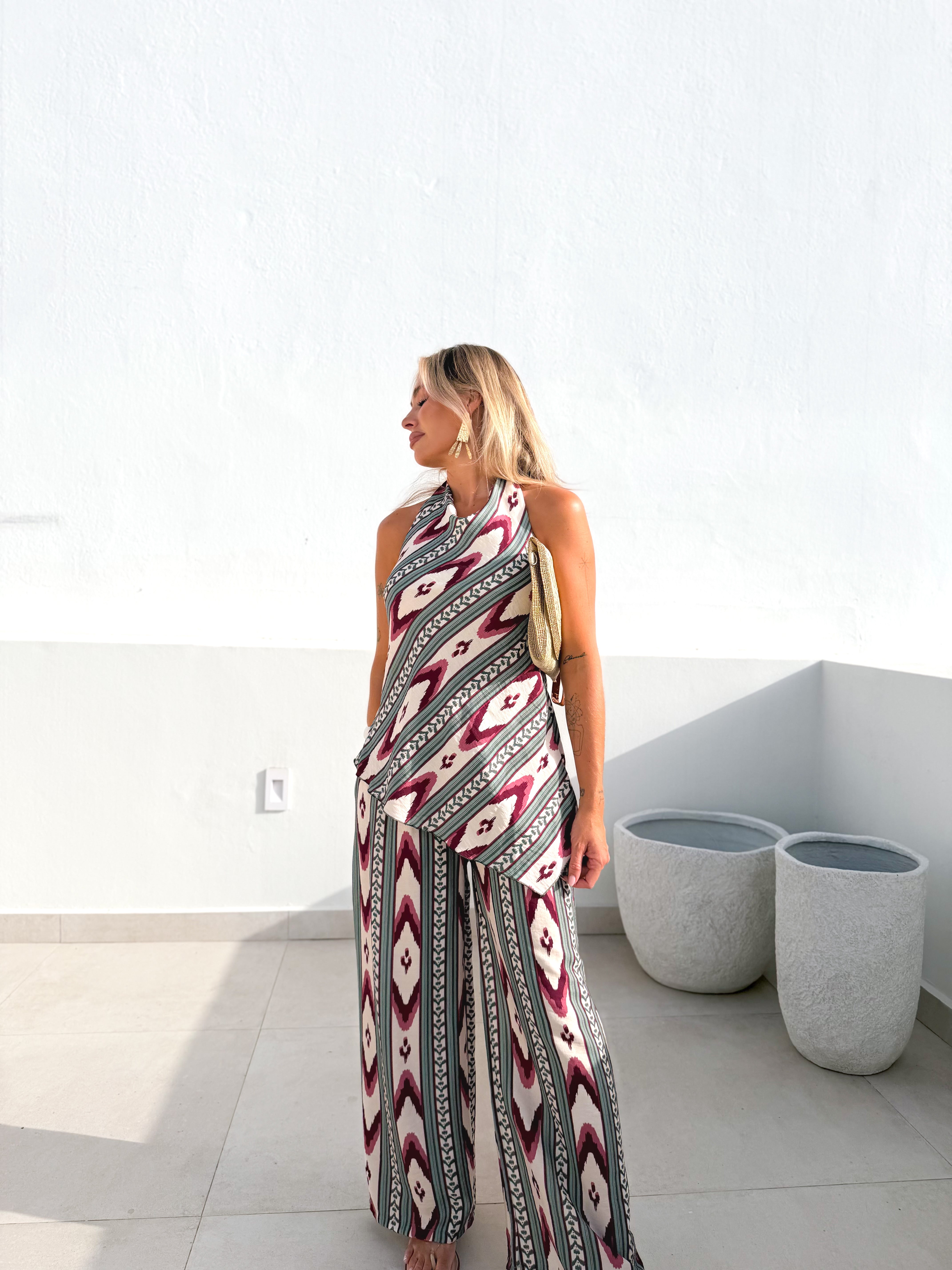 Conjunto asimetrico estampado