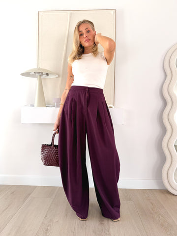 Pantalón wide leg pinzas burgundy