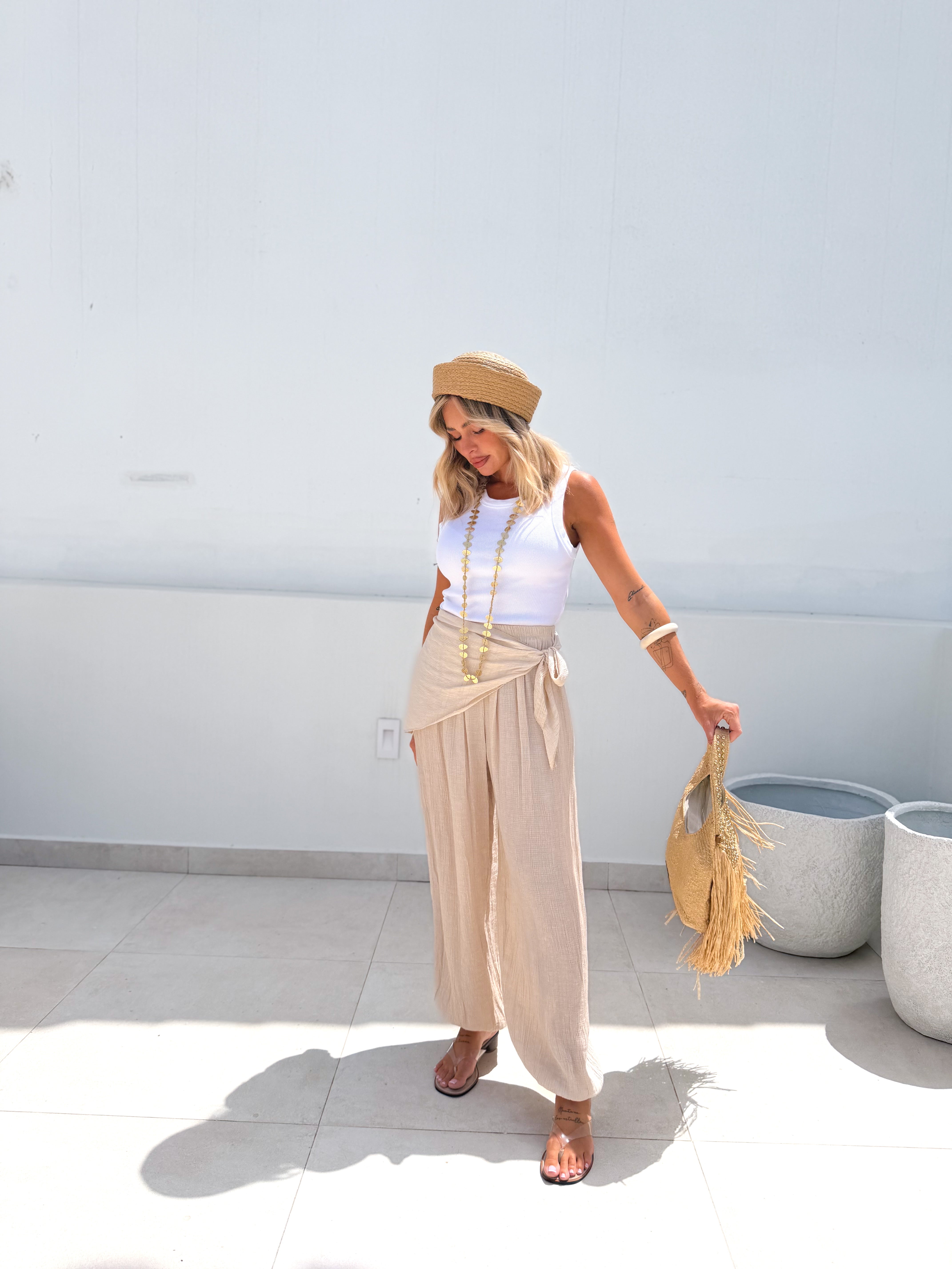 Pantalón bombacho anudado beige