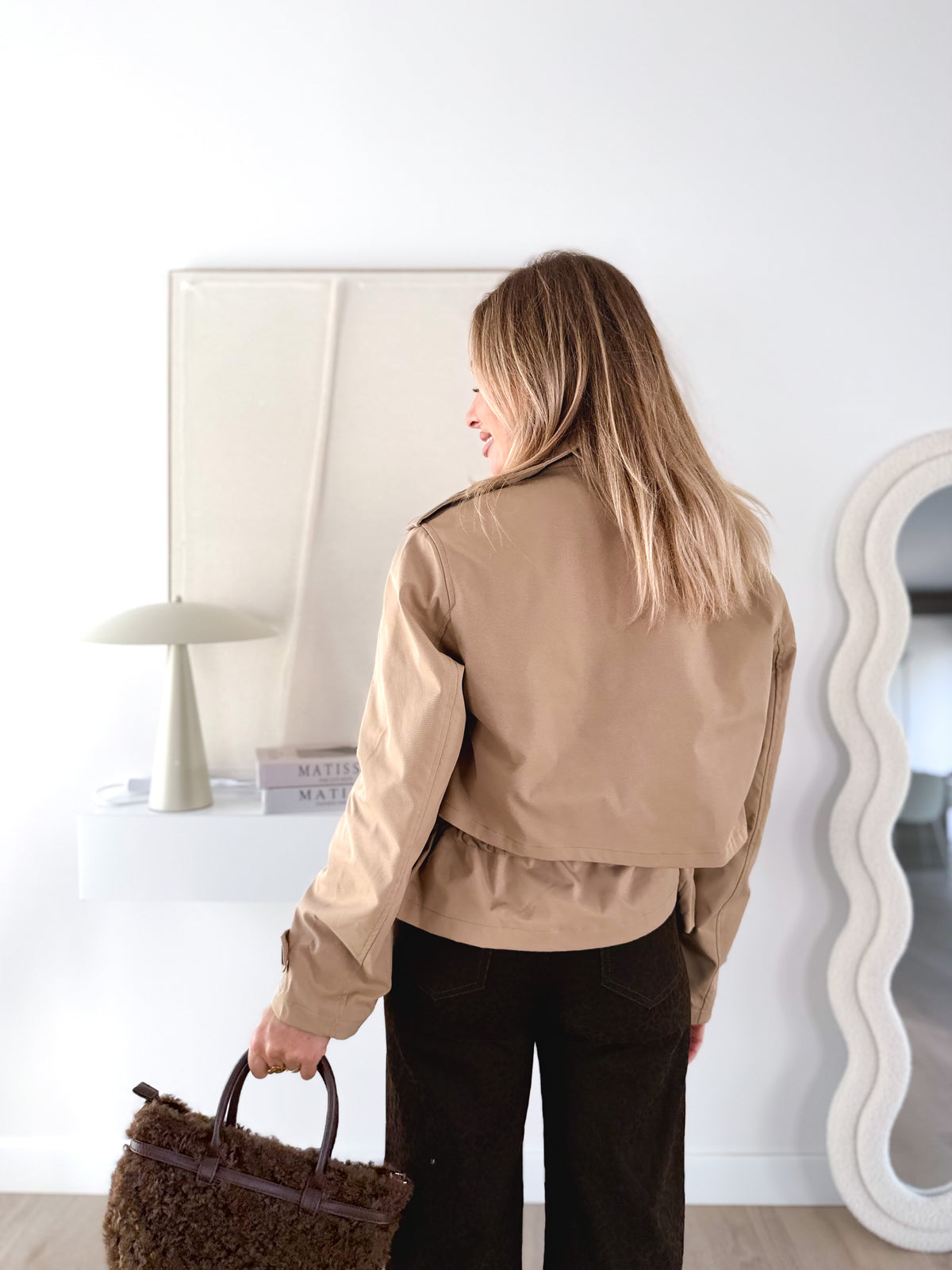 Gabardina fruncida camel