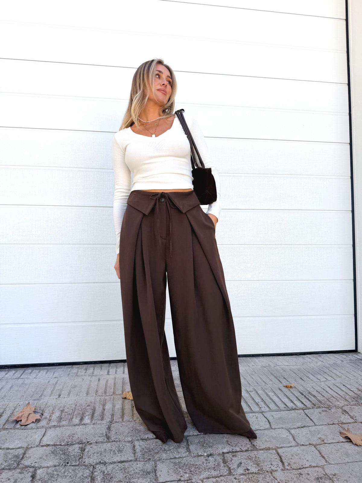 Pantalón amplio cintura doble Marrón