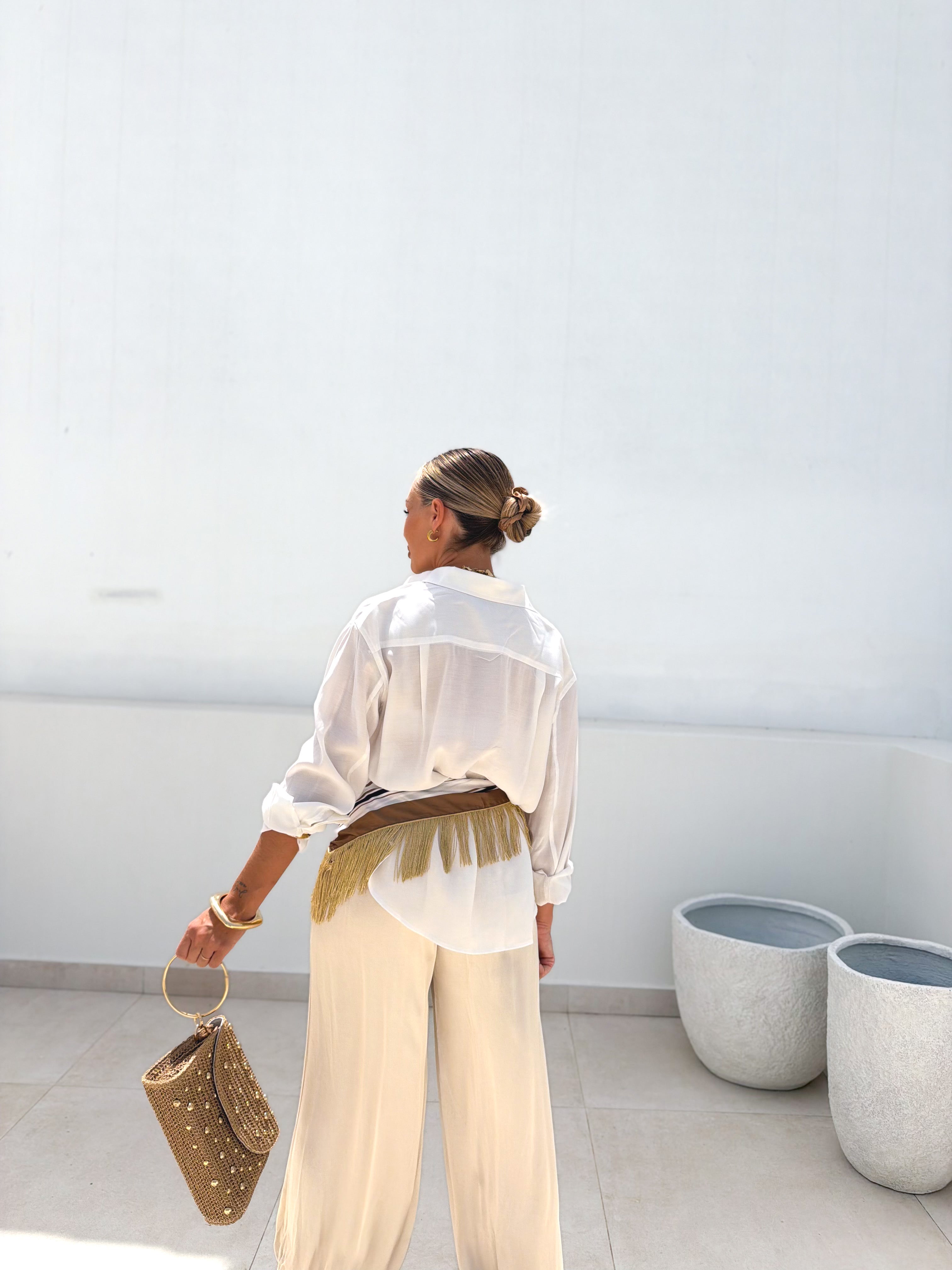 Camisa blanca con bolsillo