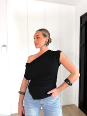 Camiseta Asimétrica negra