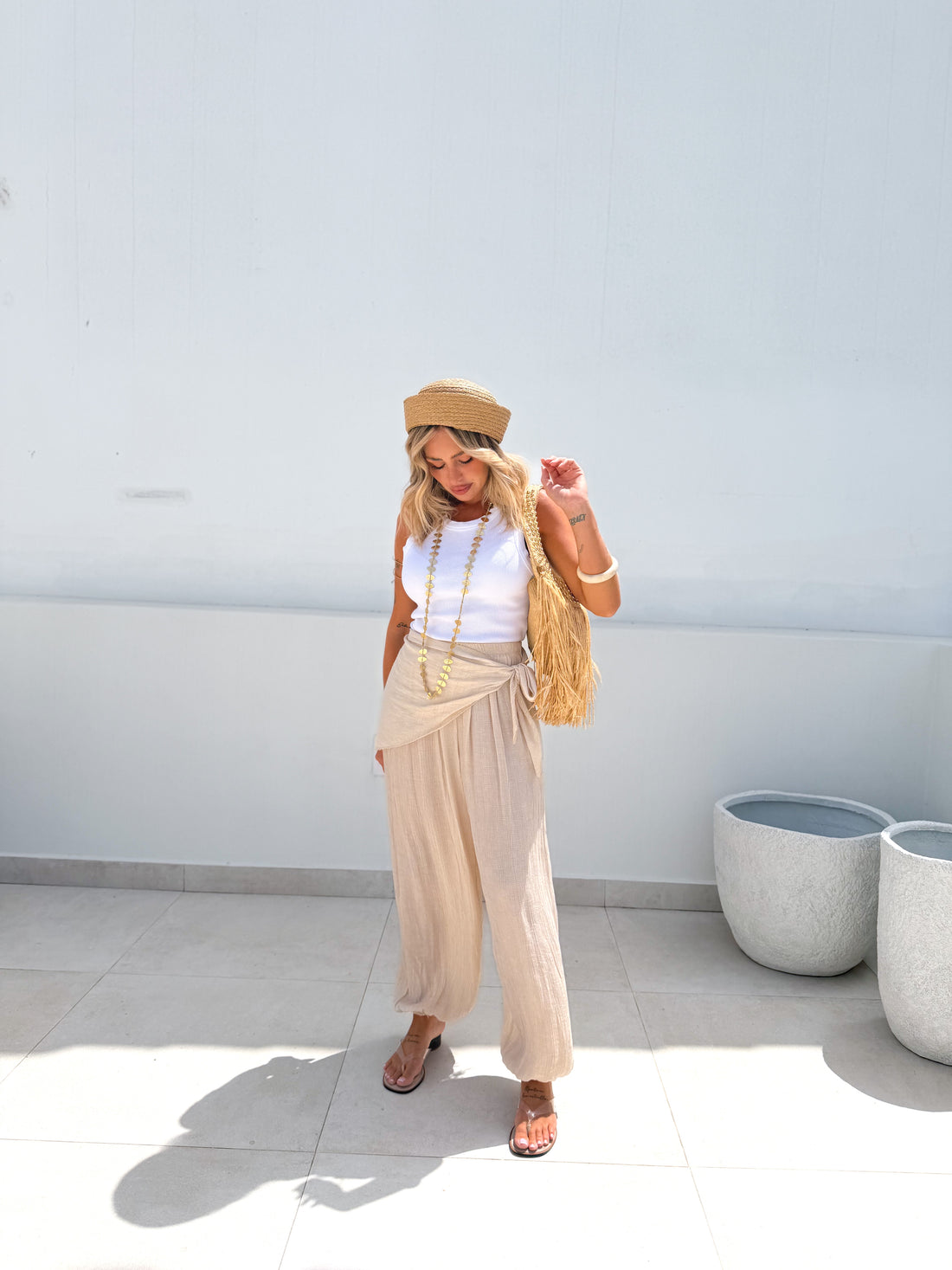 Pantalón bombacho anudado beige